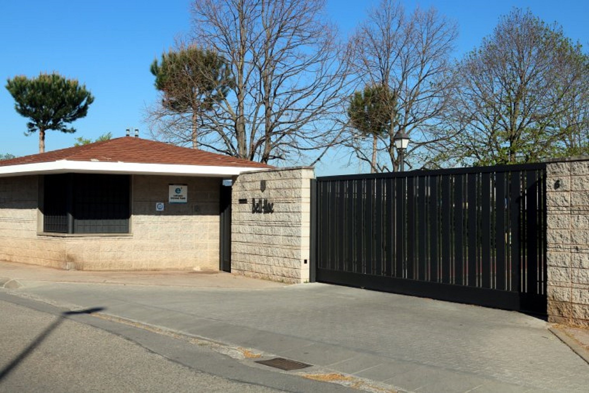 Exalumnes de l'escola Bell-lloc de Girona denuncien abusos sexuals d'un mossèn