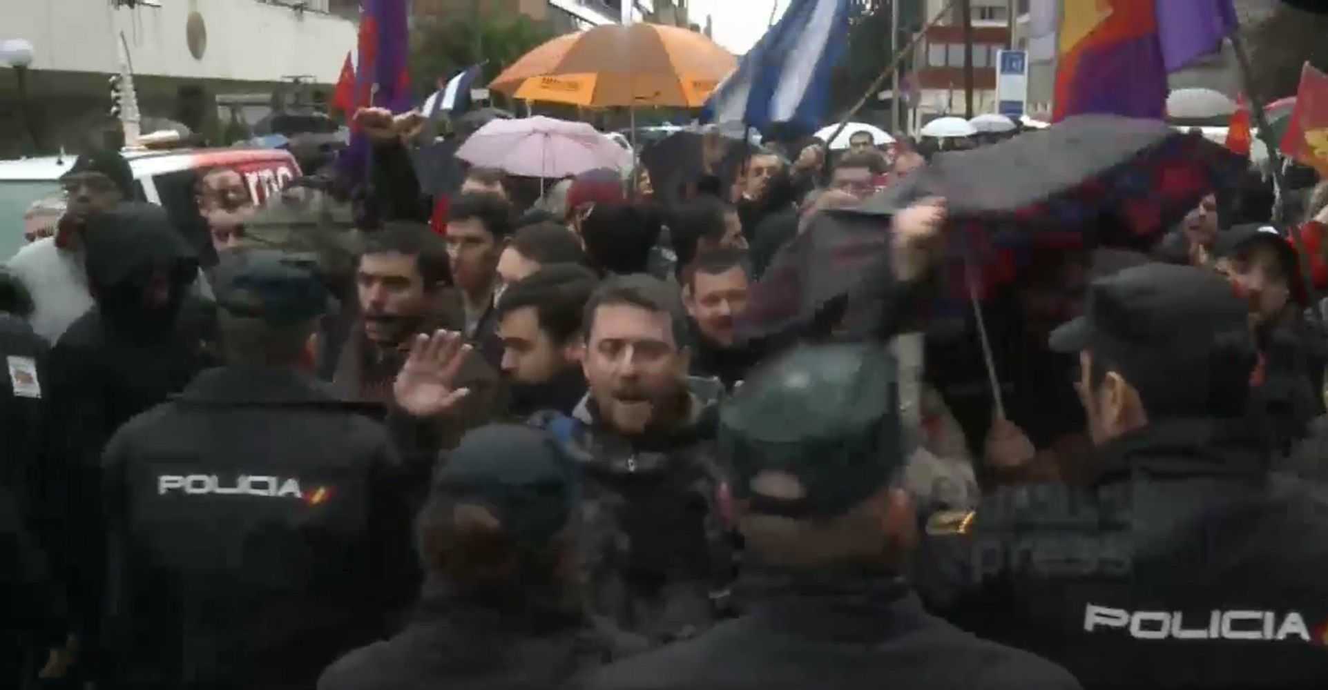 VÍDEO: Tensió entre castristes i anticastristes a Madrid