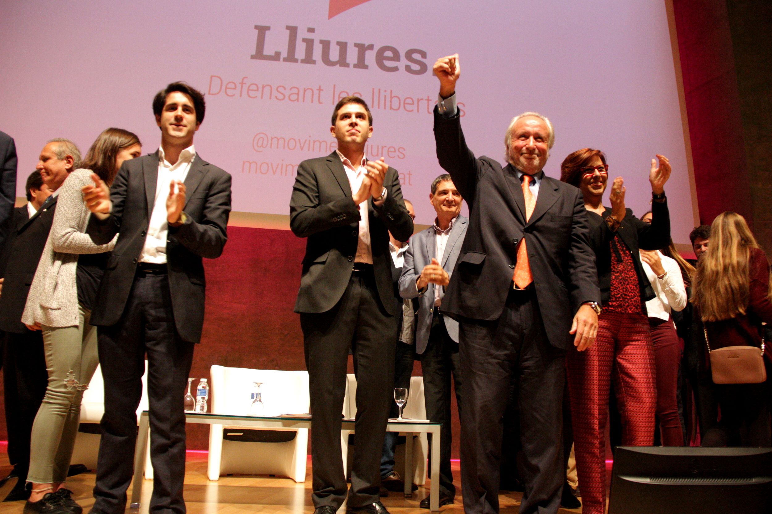 Lliures vol presentar-se a les eleccions i albira un tripartit d'esquerres