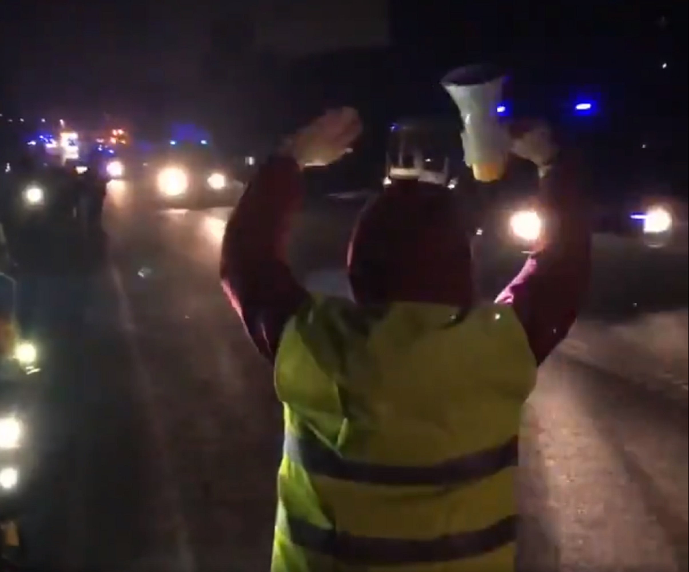 VÍDEO: La emotiva despedida de Joan BonaNit cuando los presos salían de Lledoners