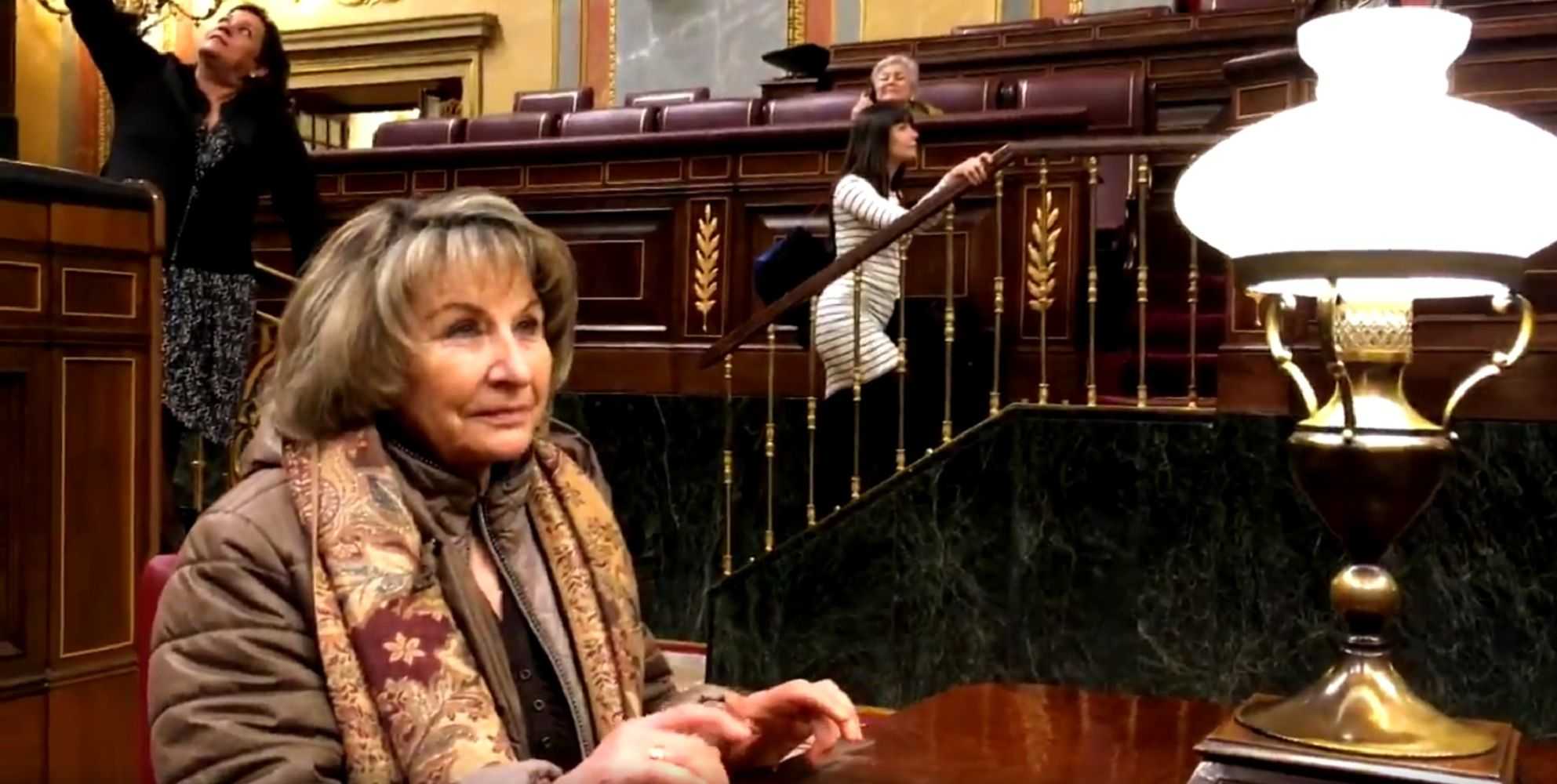 VÍDEO: El Congrés se suma a la moda del 'mannequin challenge'