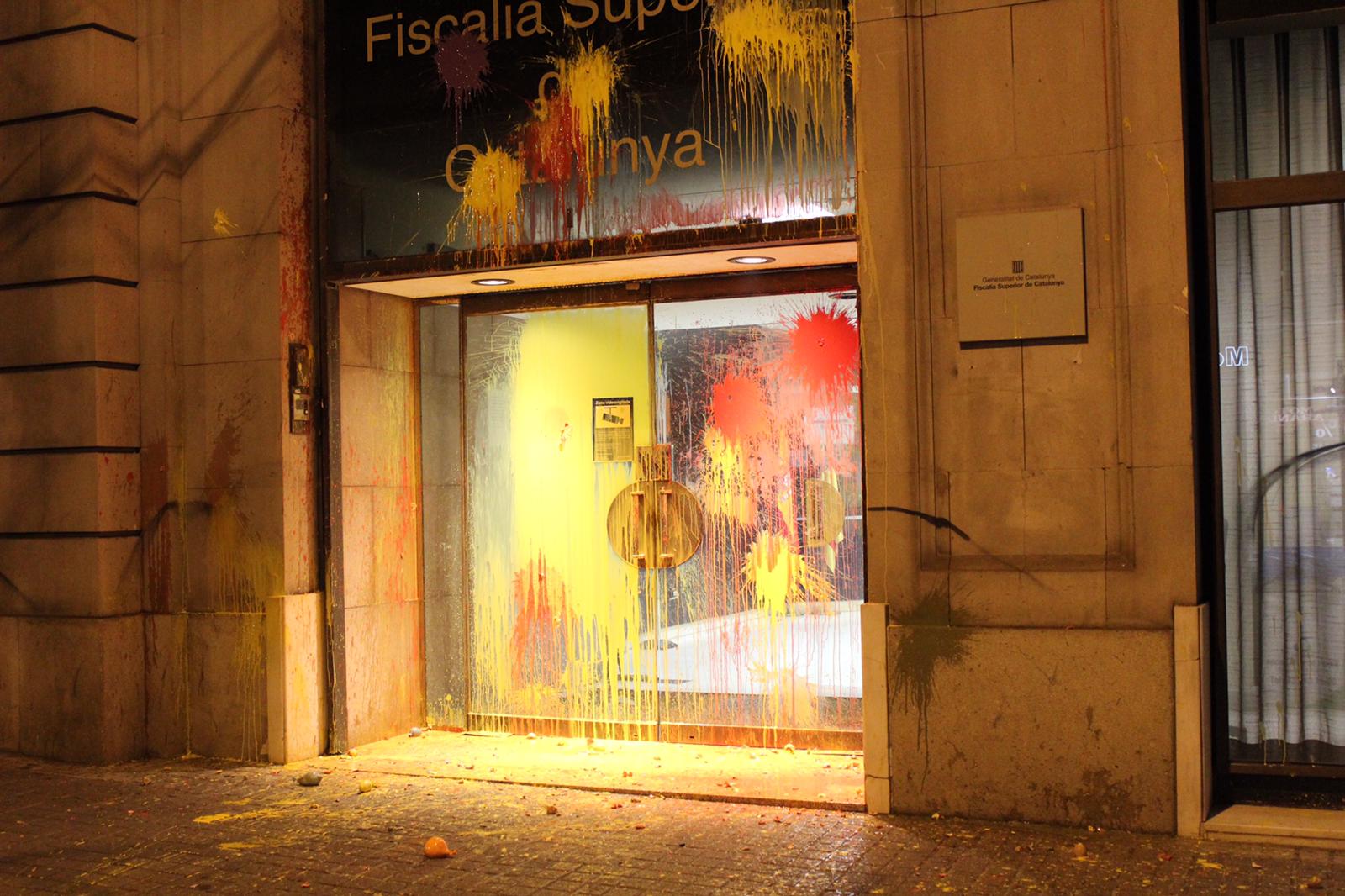 La Fiscalía General del Estado condena "el ataque" a la sede de Barcelona