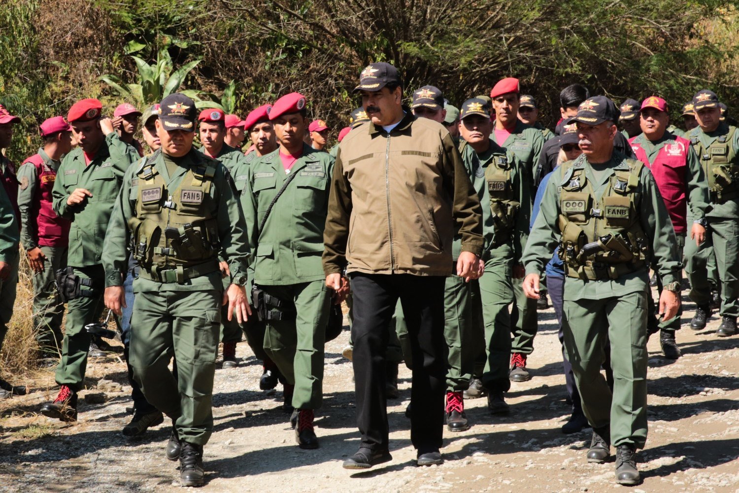 Maduro i Guaidó porten aquest dissabte als carrers la seva pugna pel poder