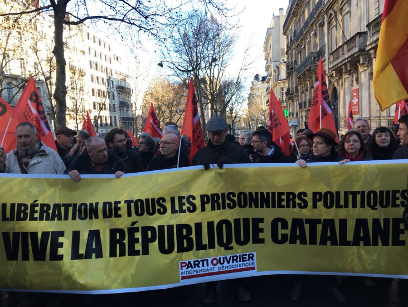Recullen més de 1.000 firmes en menys de 24 hores a França per alliberar els presos