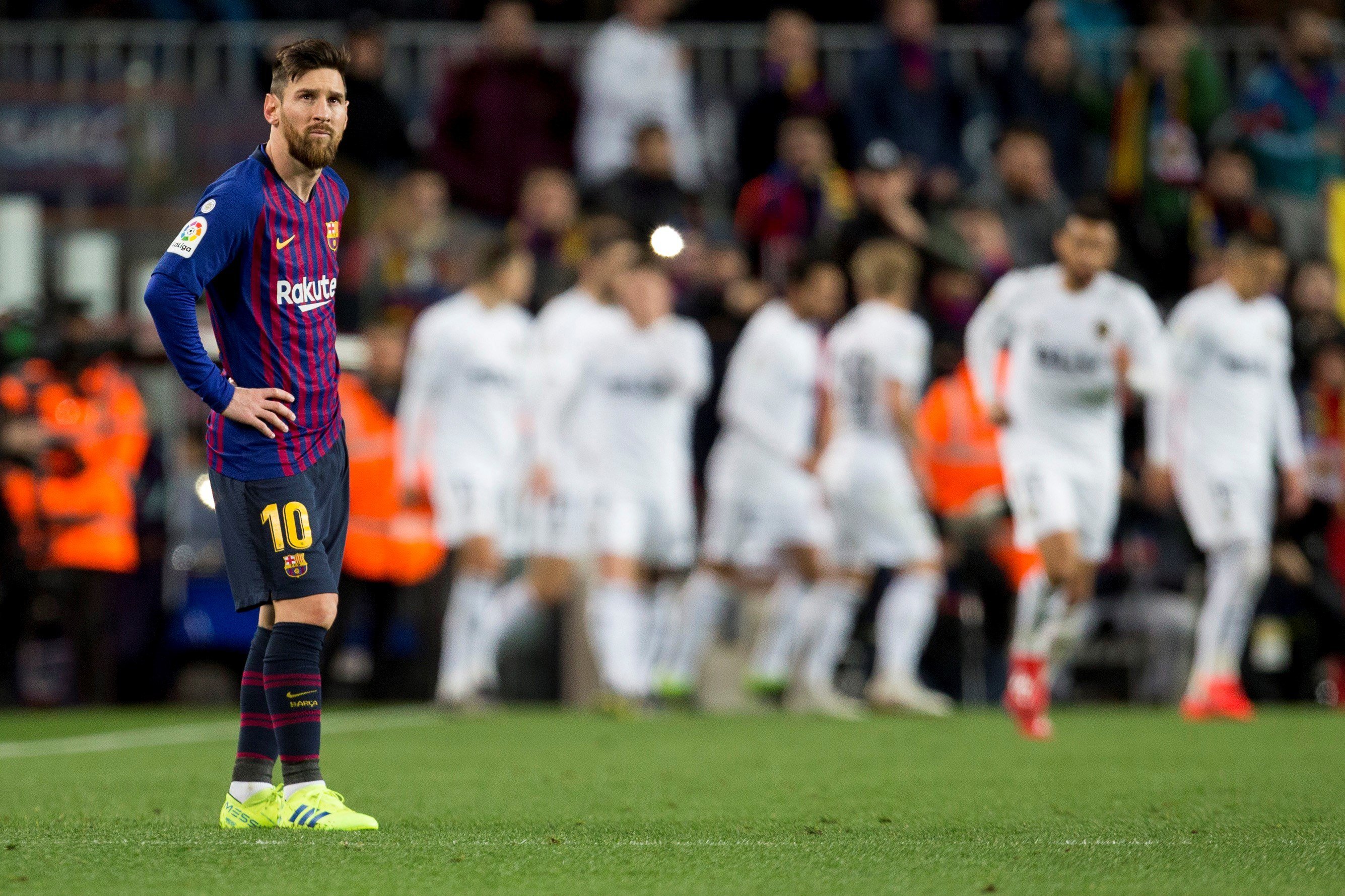 El Barça reniega de una camiseta blanca con la cruz de Sant Jordi