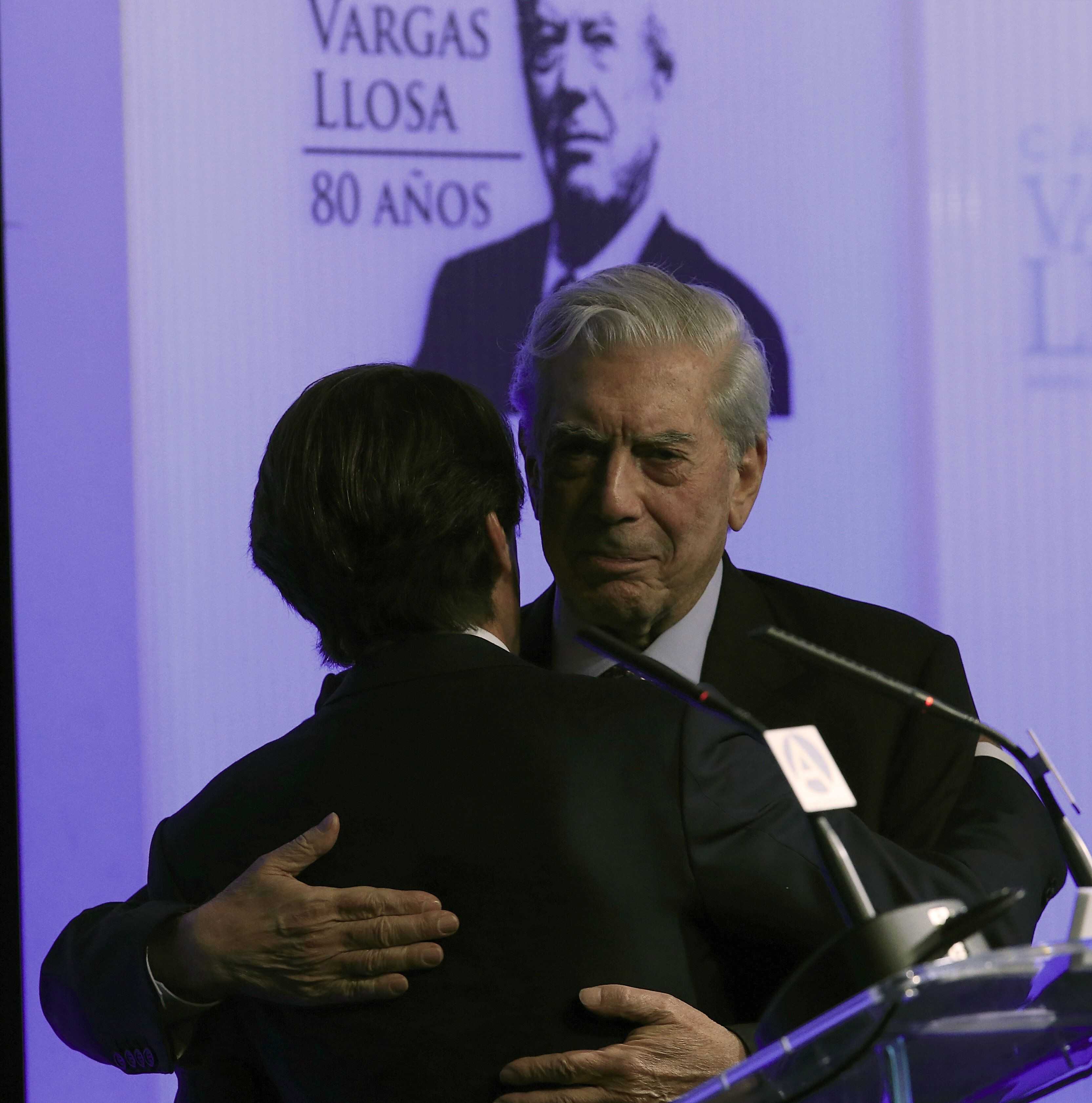 Vargas Llosa disolvió su 'offshore' antes de recibir el Nobel