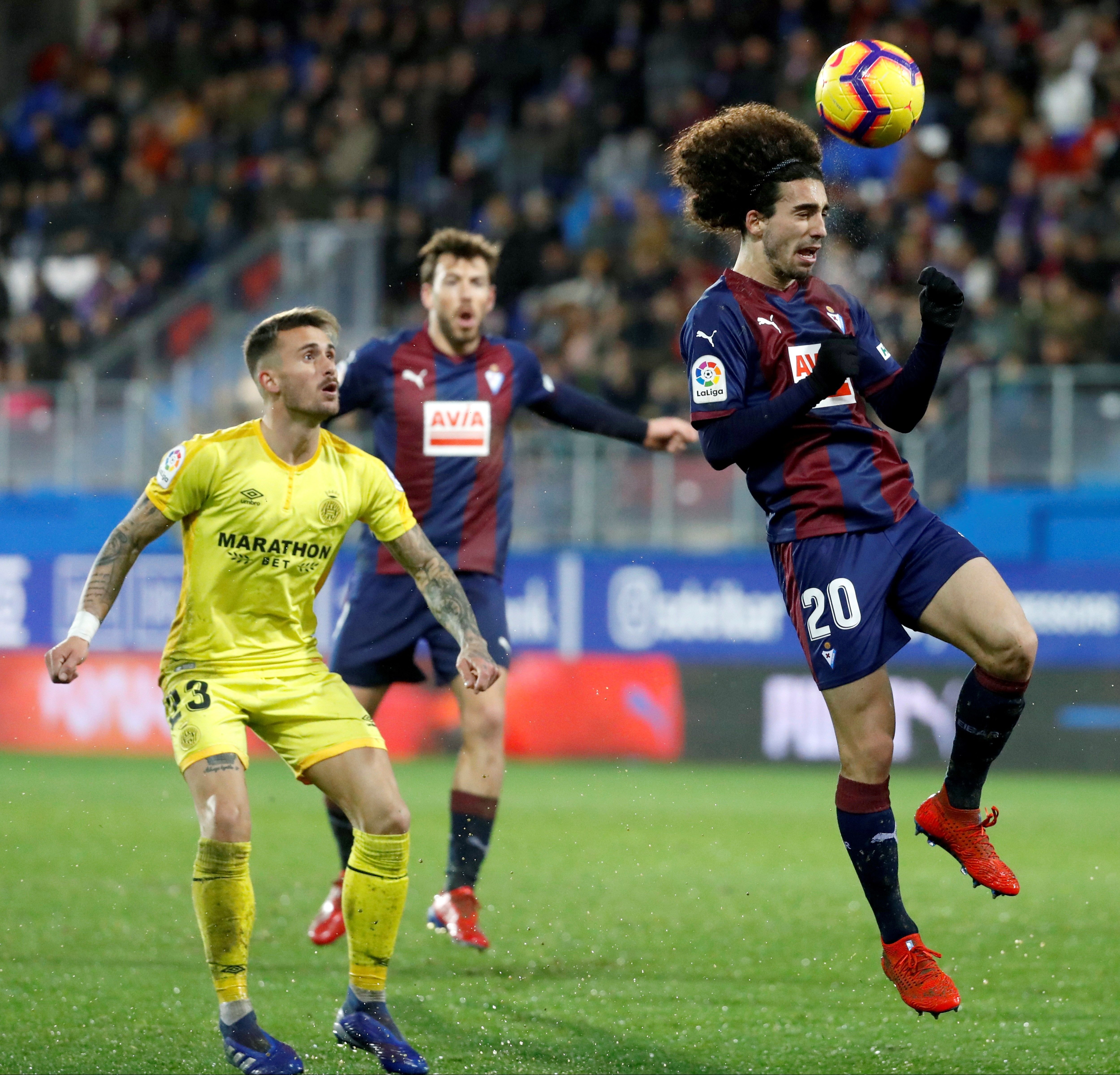 L'Eibar compra Cucurella i el Barça espera fer negoci