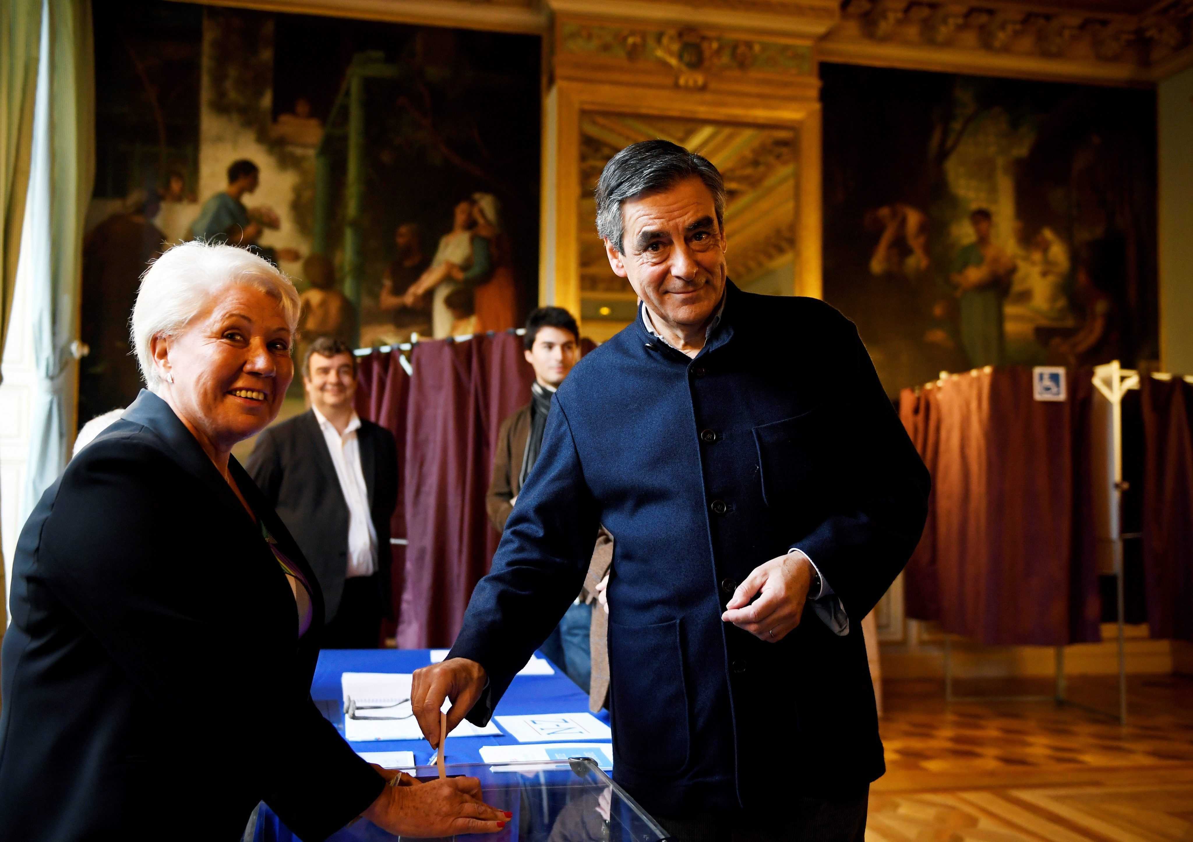 Fillon guanya les primàries del centre-dreta francès