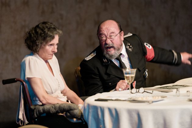 Pep Cruz i Marta Angelat a 'Davant la jubilació'. Felipe Mena Teatre Lliure