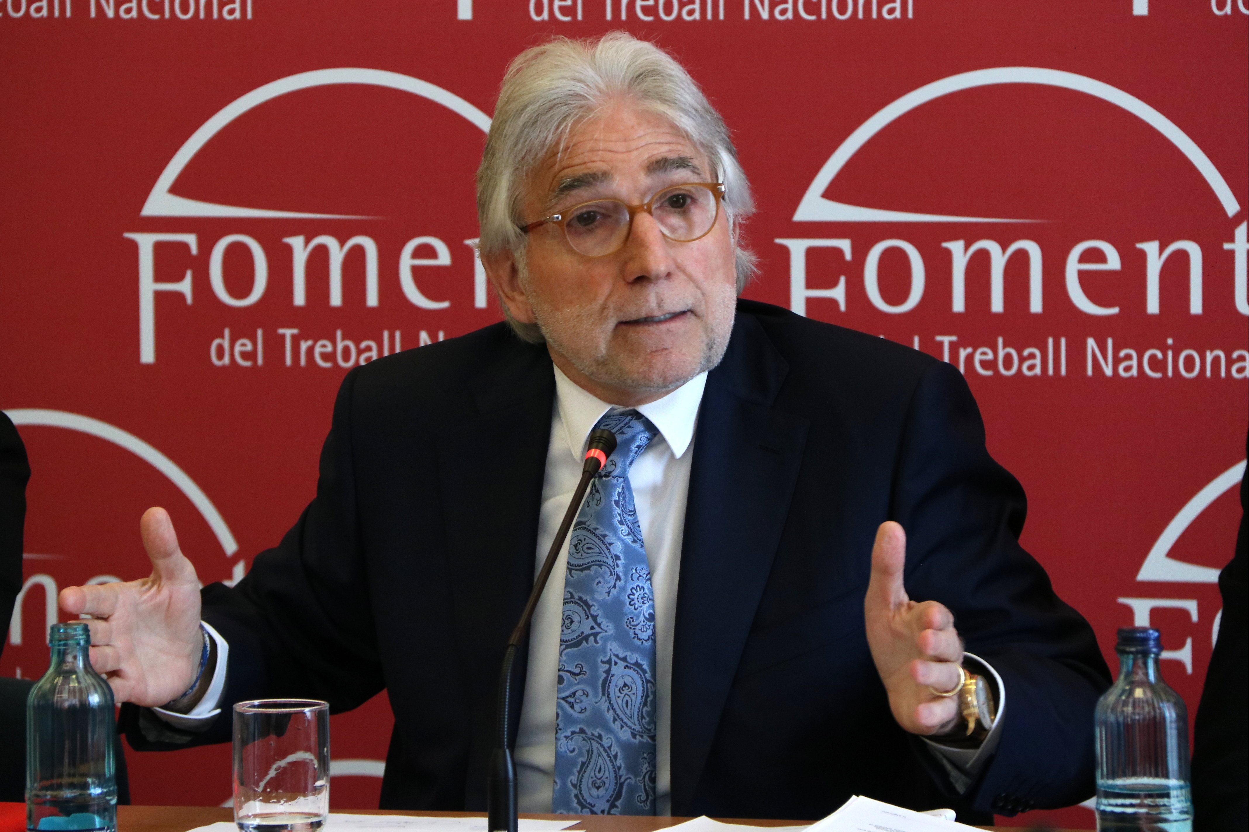Sánchez Llibre acepta "modernizar" la reforma laboral pero no permitirá "disparates"