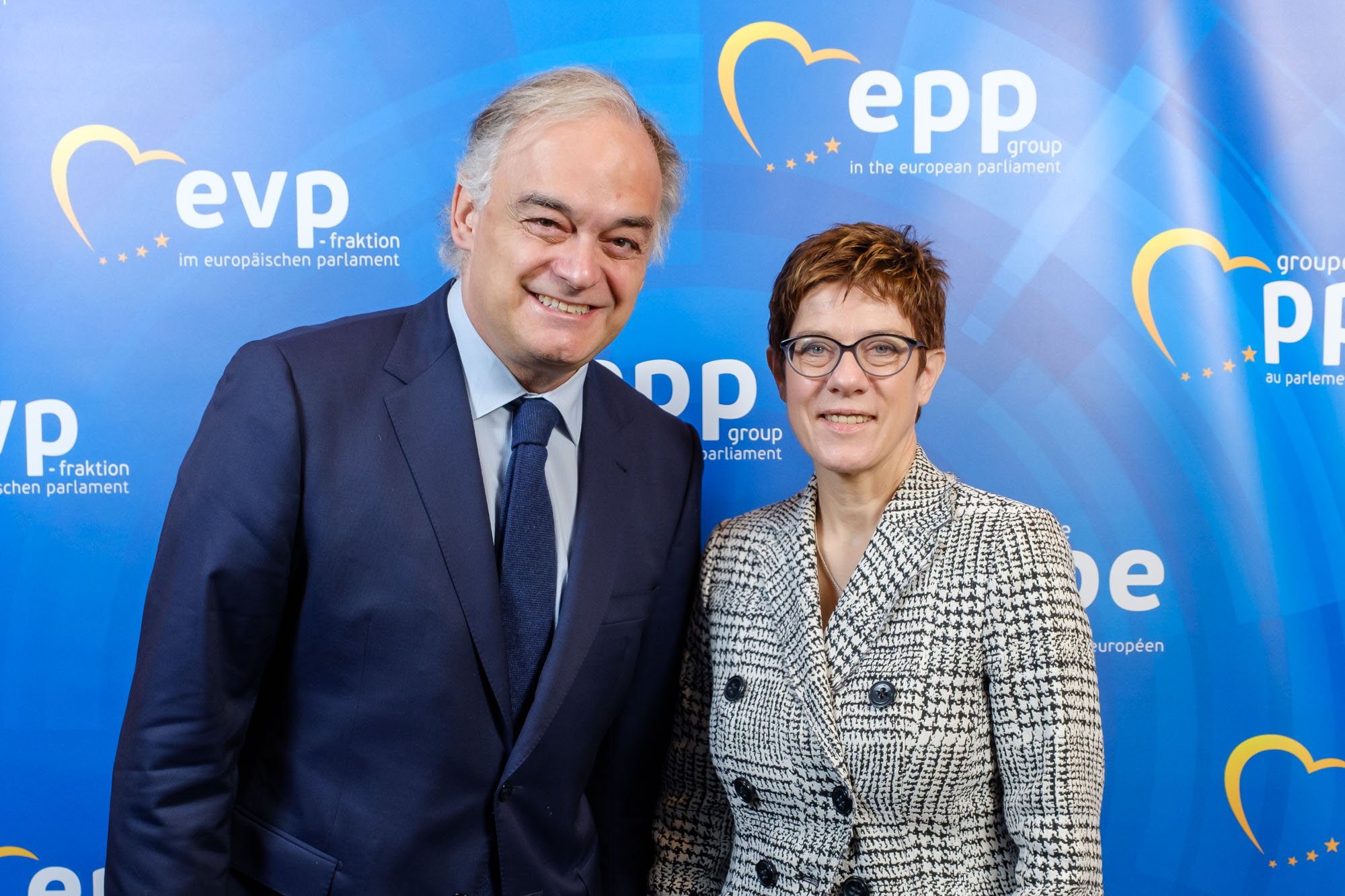 El PP pide colaboración a la CDU alemana ante el "golpe de estado independentista"