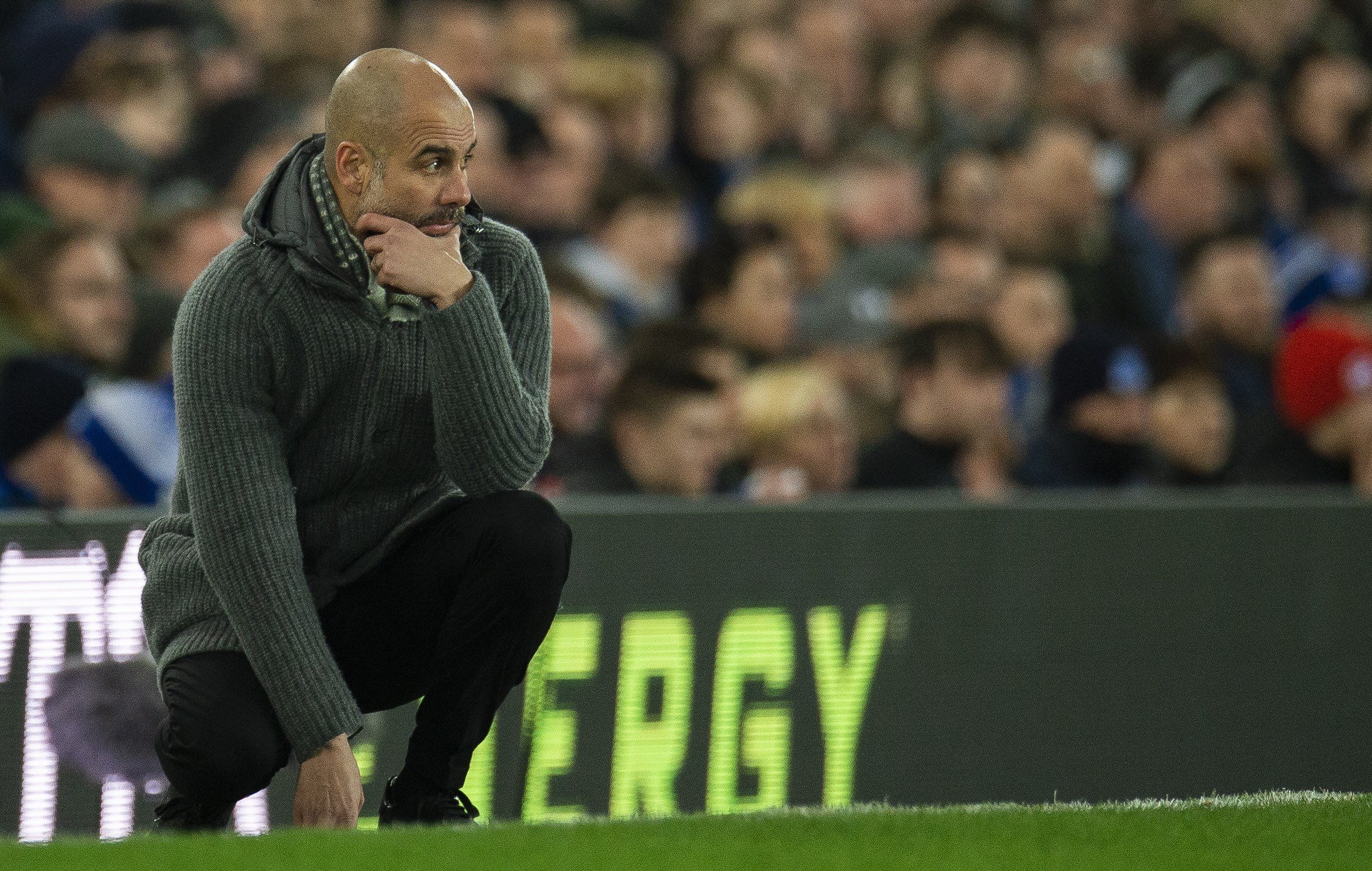 Del éxtasis al infierno: Guardiola acaba de rodillas cuando anulan el gol definitivo al City