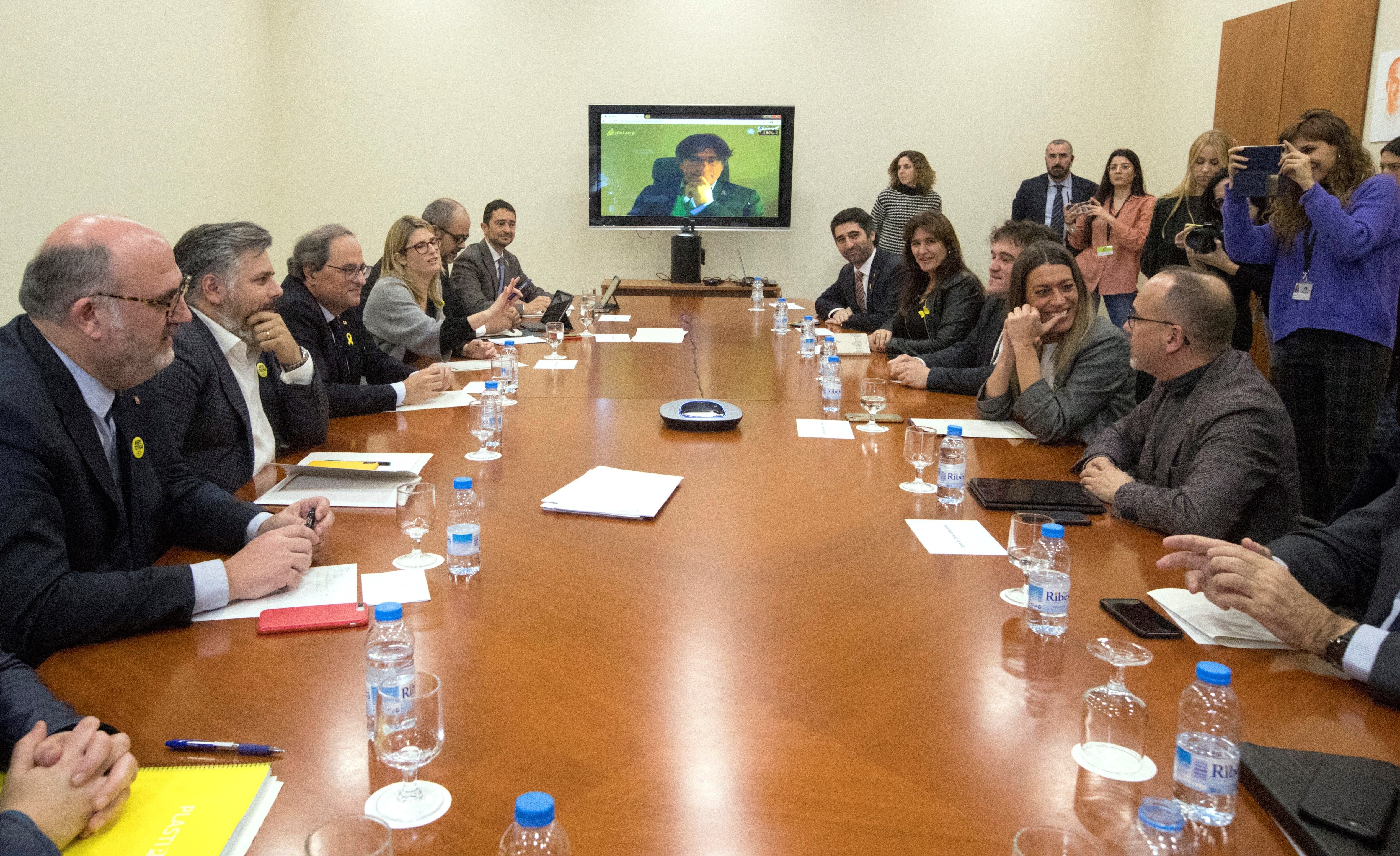 Calvo no resiste a las presiones y recula en las negociaciones con el Govern