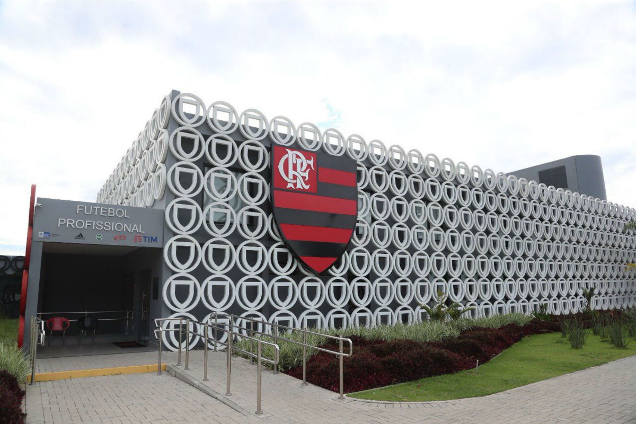 10 muertos y varios heridos por un incendio en el centro de entrenamiento del Flamengo