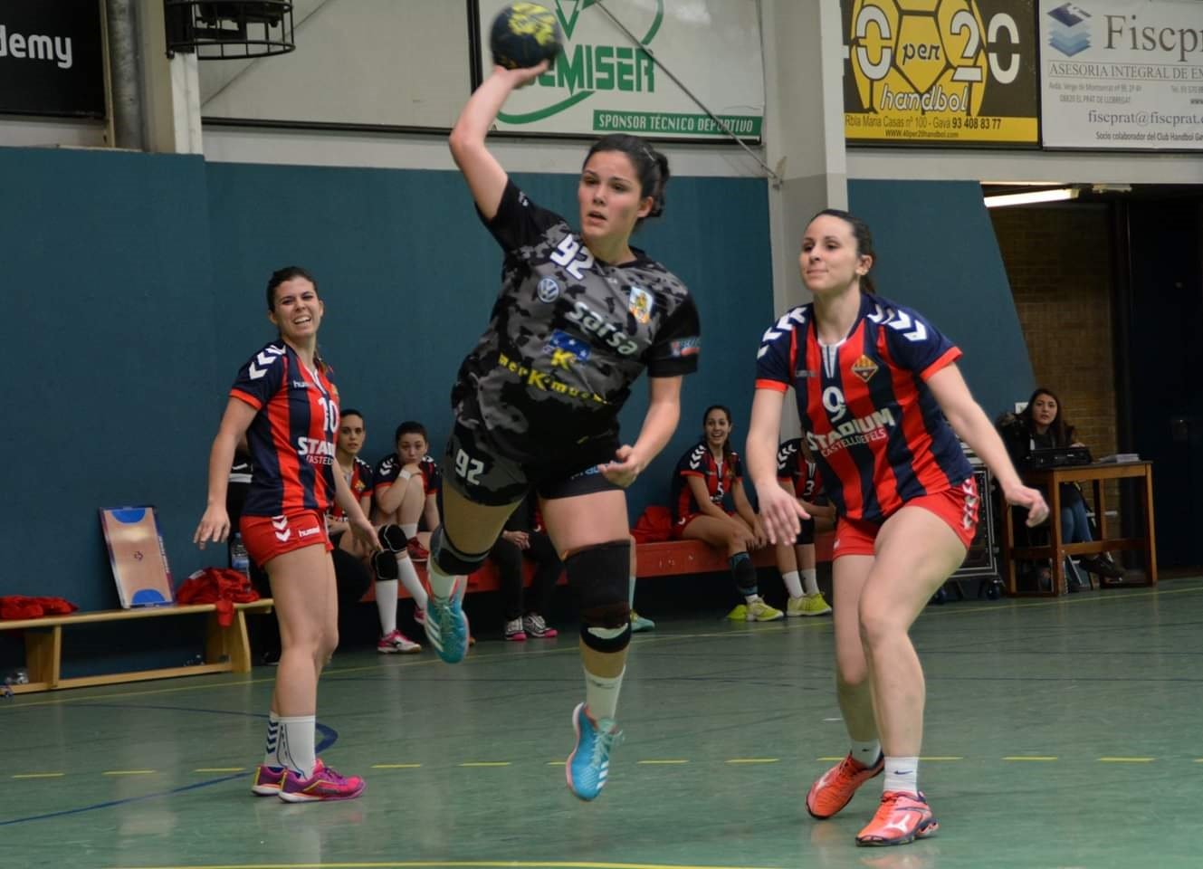 L’Hanbdol Banyoles i el BM La Roca amb objectiu oposats