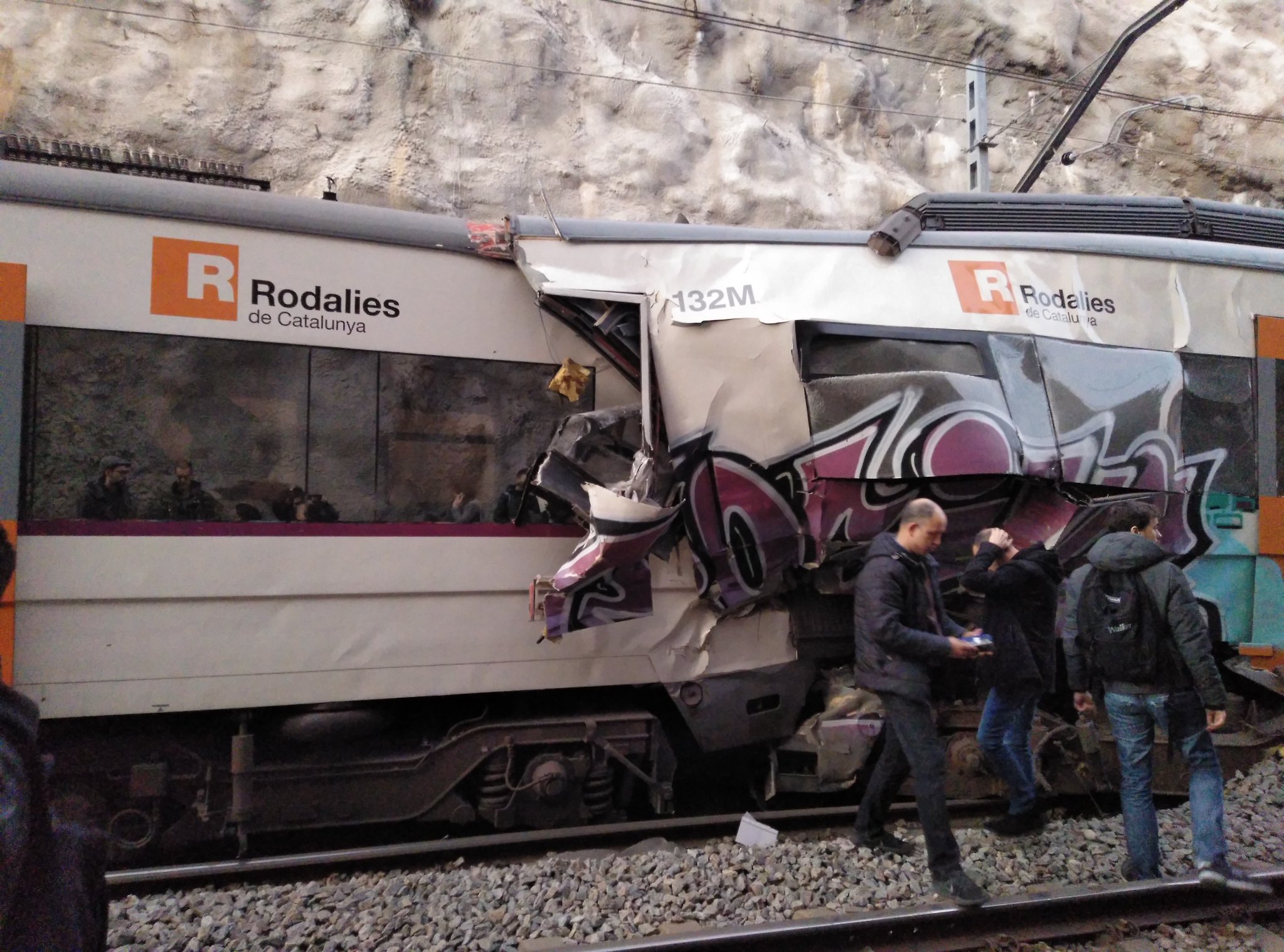 Un mort i 95 ferits en un xoc entre dos trens de Rodalies prop de Manresa