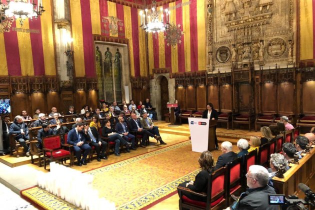 Ada Colau ajuntament barcelona - @acm948