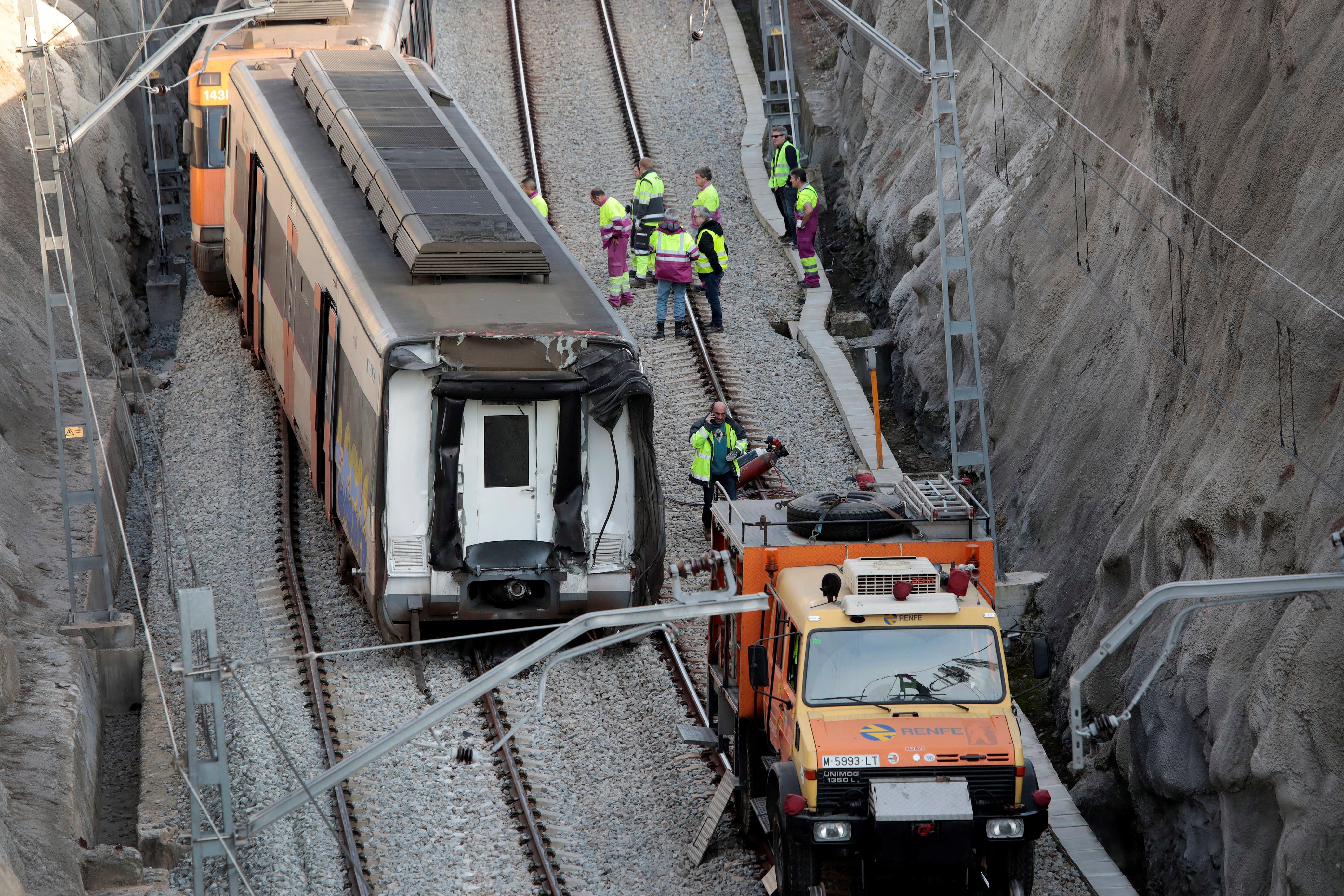 Renfe espera restablecer hoy el servicio en la línea del accidente de Castellgalí