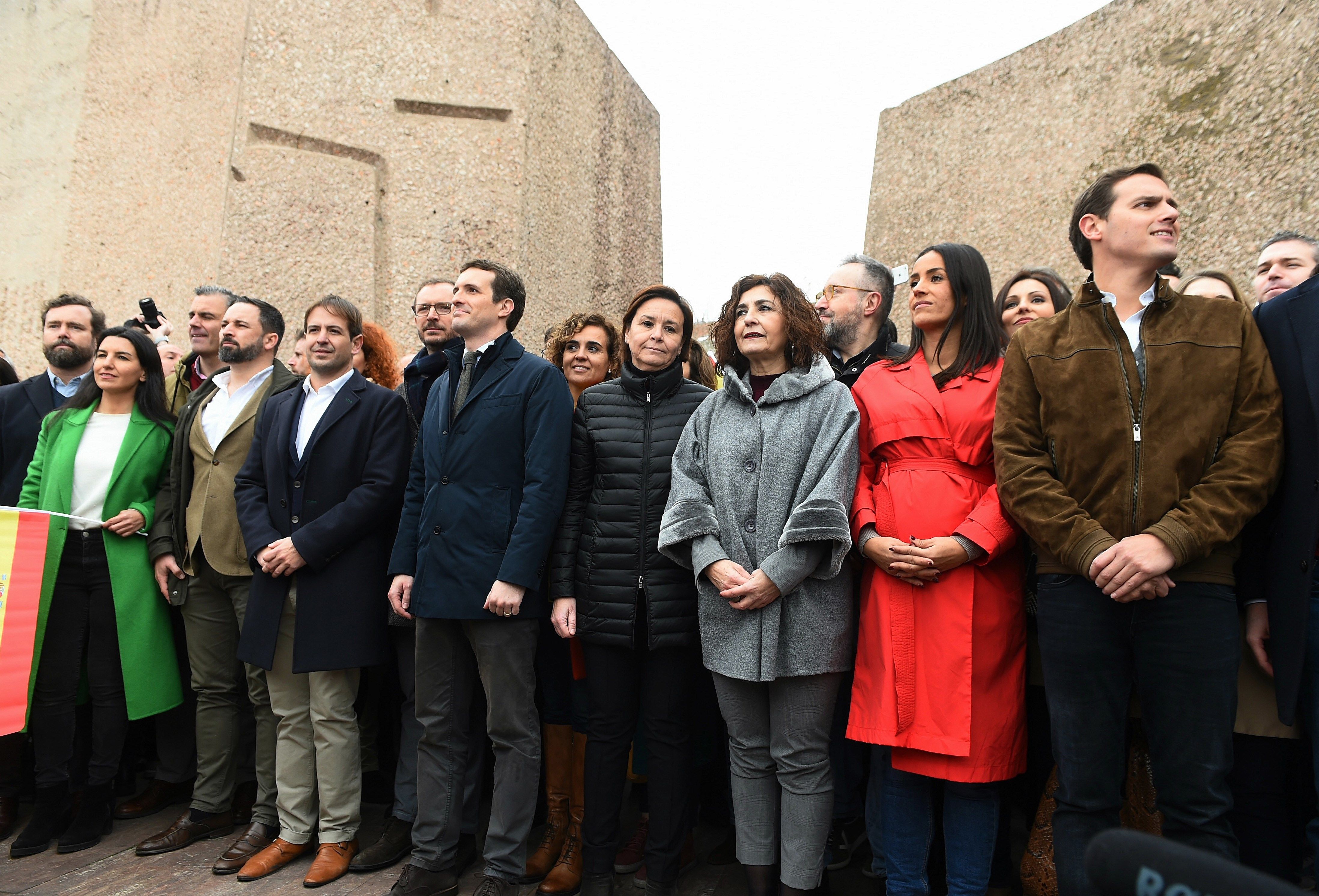 El pacte (trencat) de la fotografia del PP, Cs i Vox a l'escenari