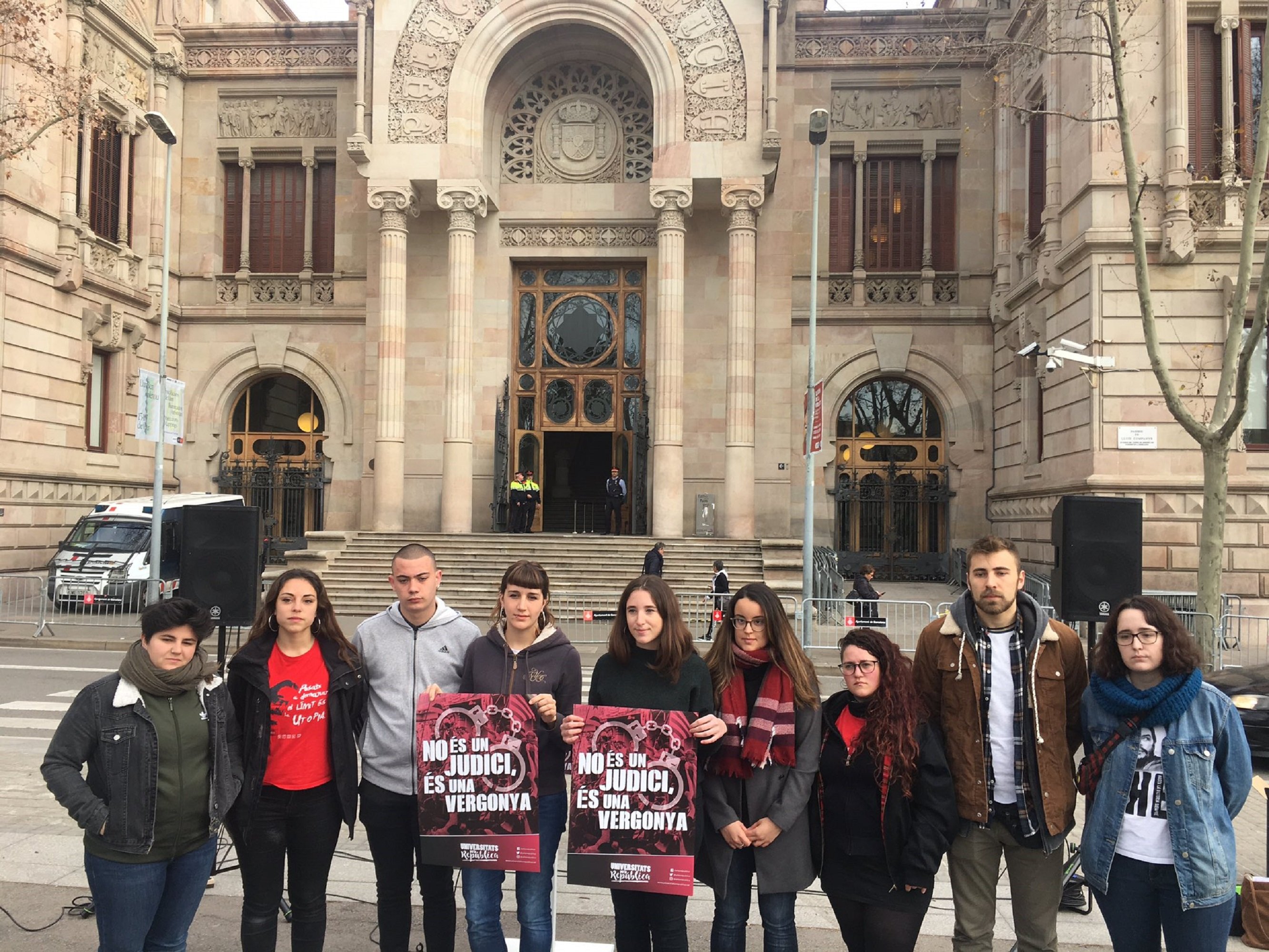 Universitats per la República anuncia acciones contra el juicio al procés