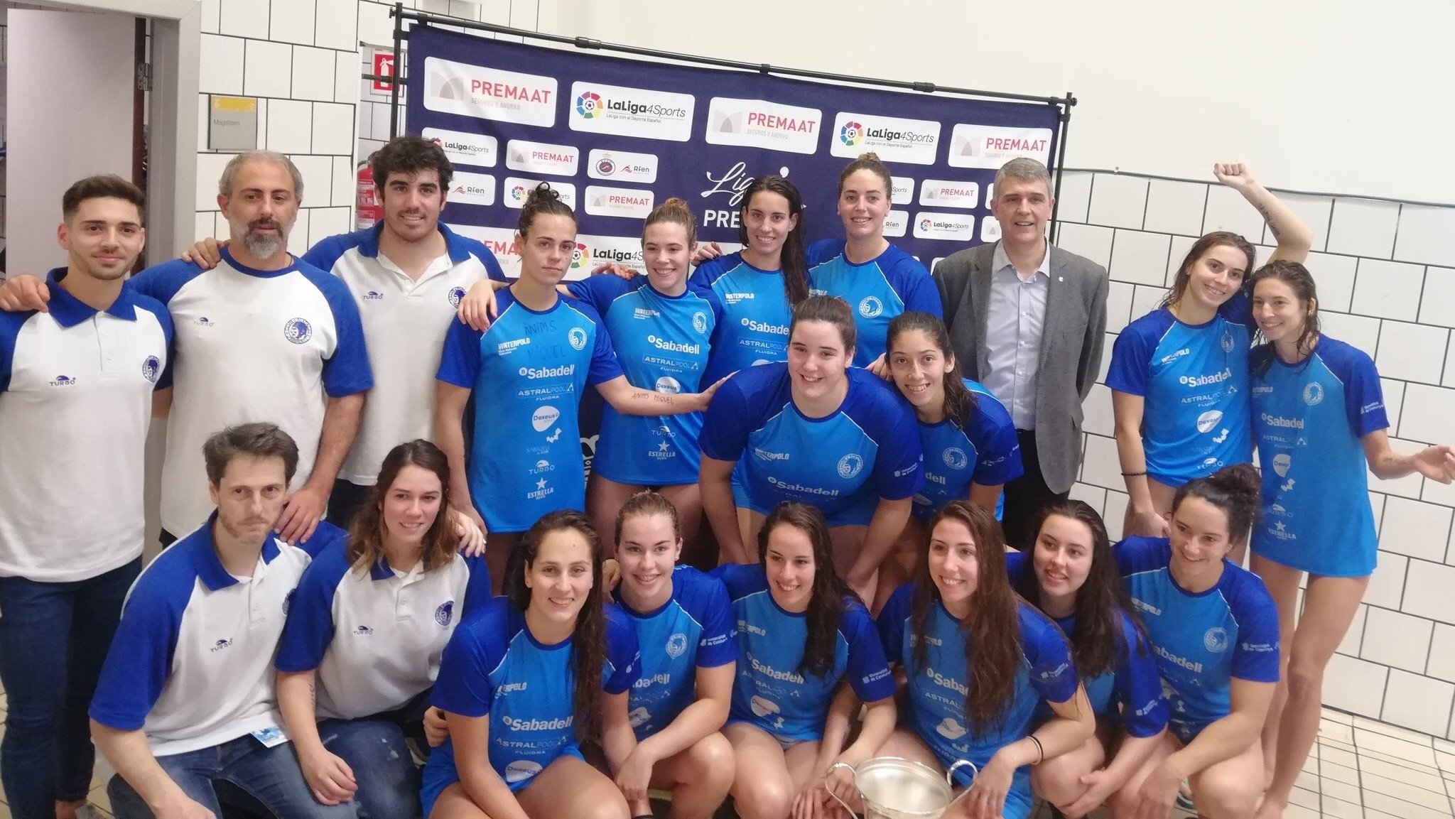 L'Astralpool CN Sabadell conquereix l'11a Copa de les últimes 12