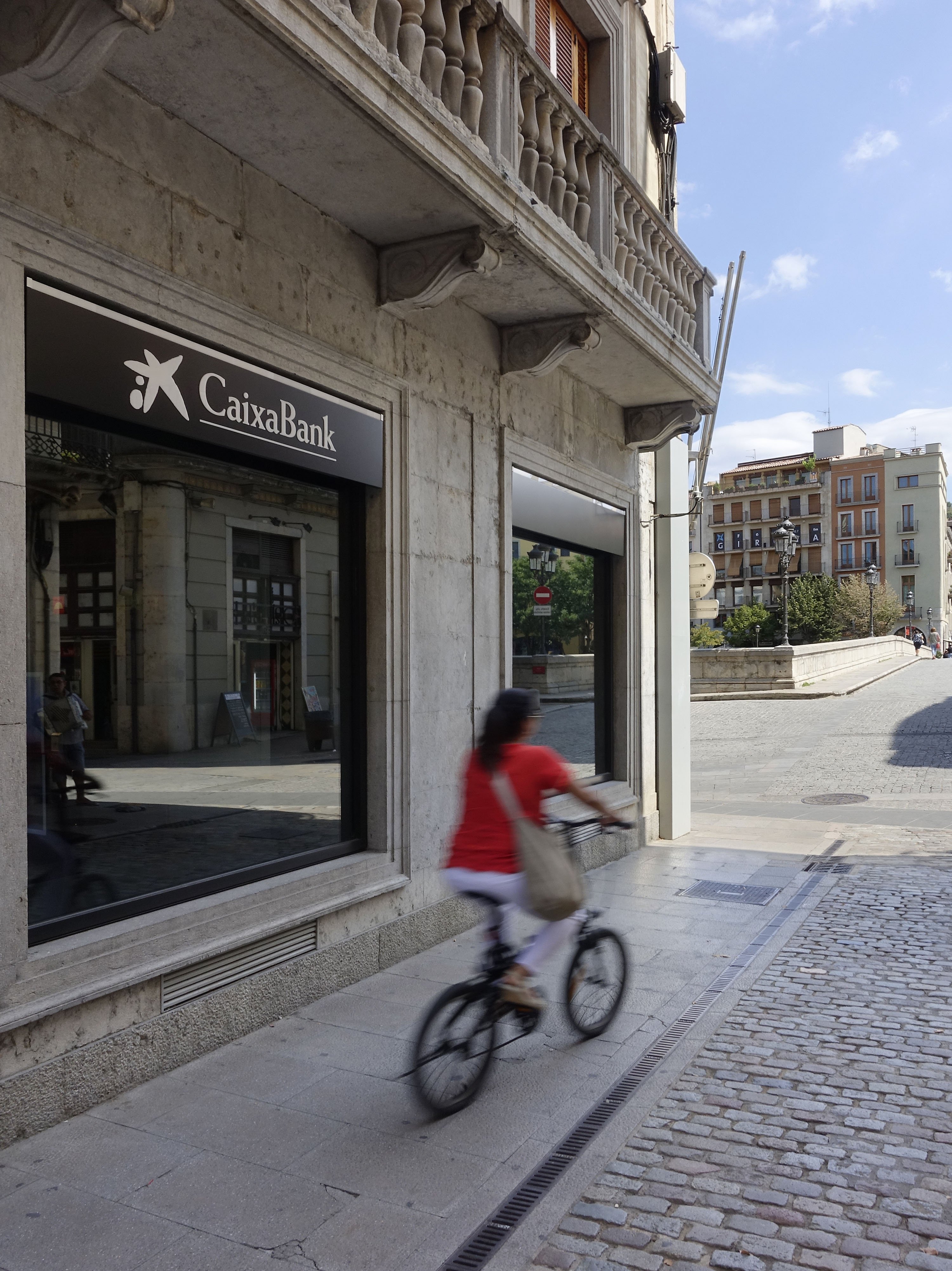 CaixaBank i el BEI s'uneixen per finançar projectes contra el canvi climàtic