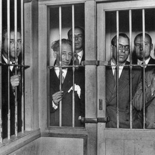 Test 45. Quan Espanya a sotmès Catalunya a judici. Fotografia del govern Companys a la Presó Model de Barcelona (1934). Font Ajuntament de Barcelona Test 45. Quan Espanya a sotmès Catalunya a judici. Fotografia del govern Companys a la Presó Model de Barcelona (1934). Font Ajuntament de Barcelona
