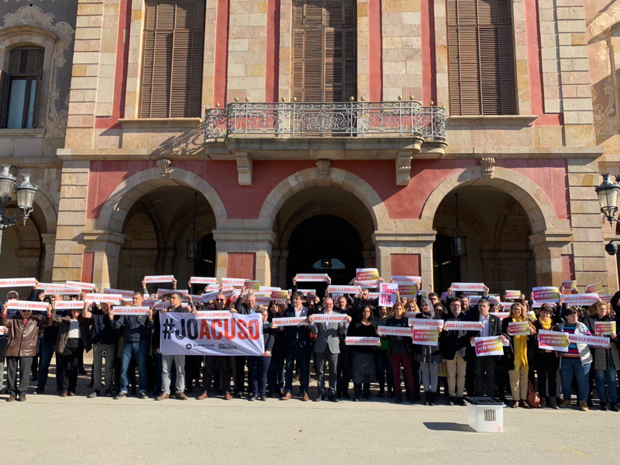 JxCat y ERC preparan protestas en el Parlament para cuando empiece la declaración de los presos