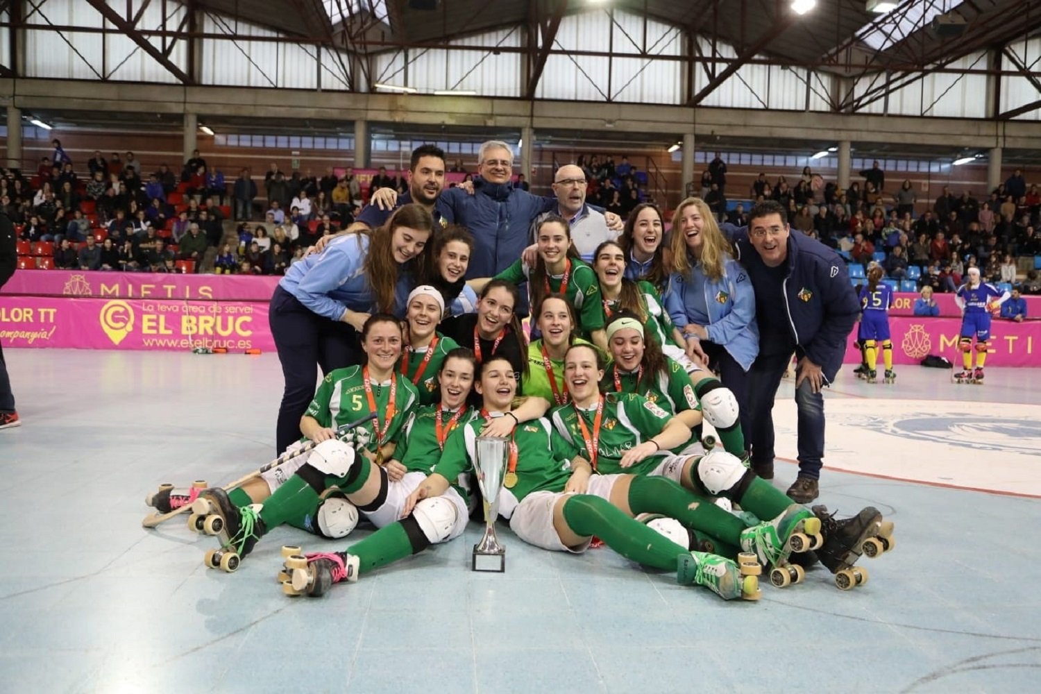 El Vilanova i el Piera aixequen el títol de campions de la Copa Generalitat