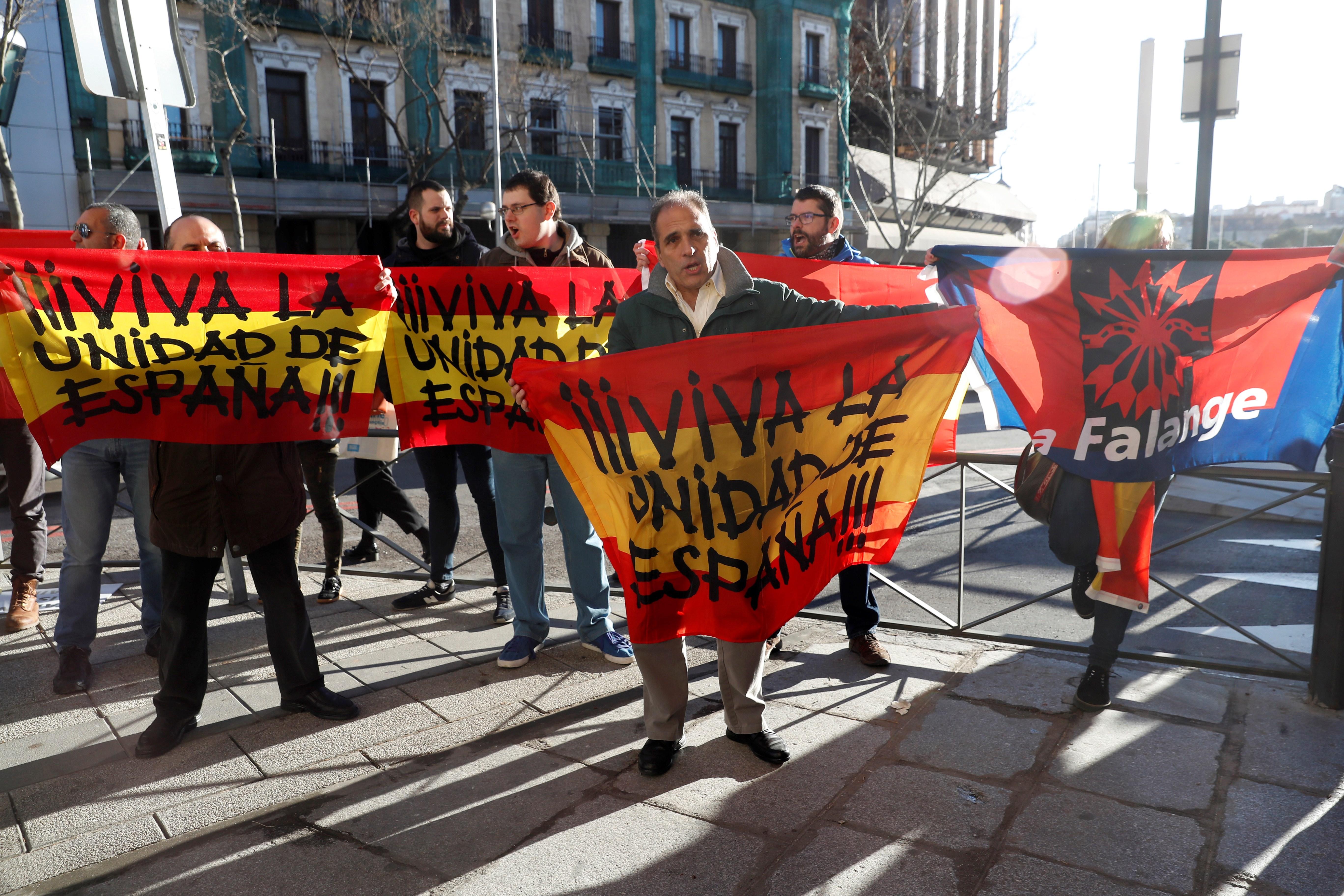 Ardor guerrero en Madrid y los poderes del Estado en crisis