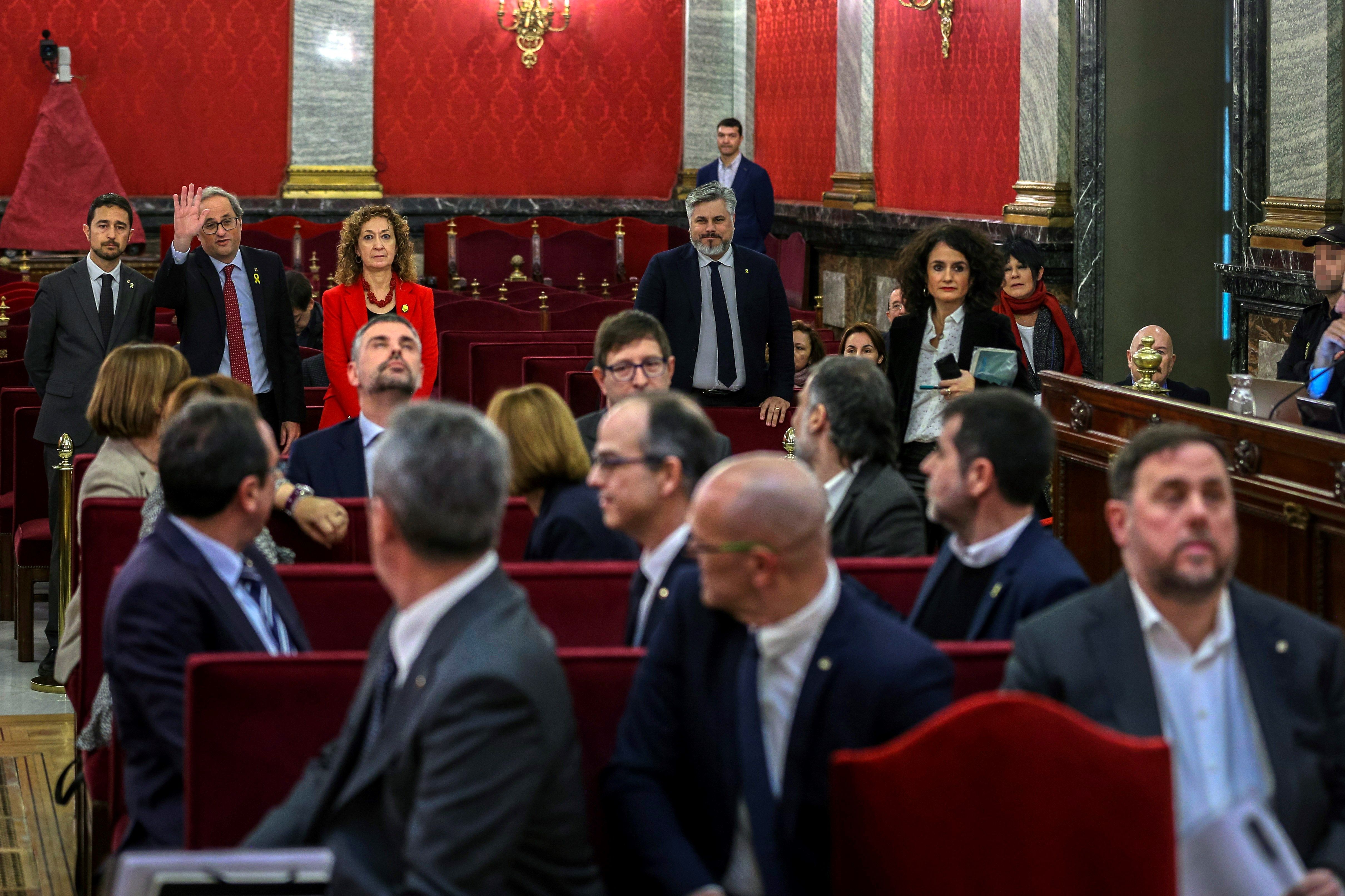 La sala de plens: "Ah no, jo no vull estar a prop del Torra!"