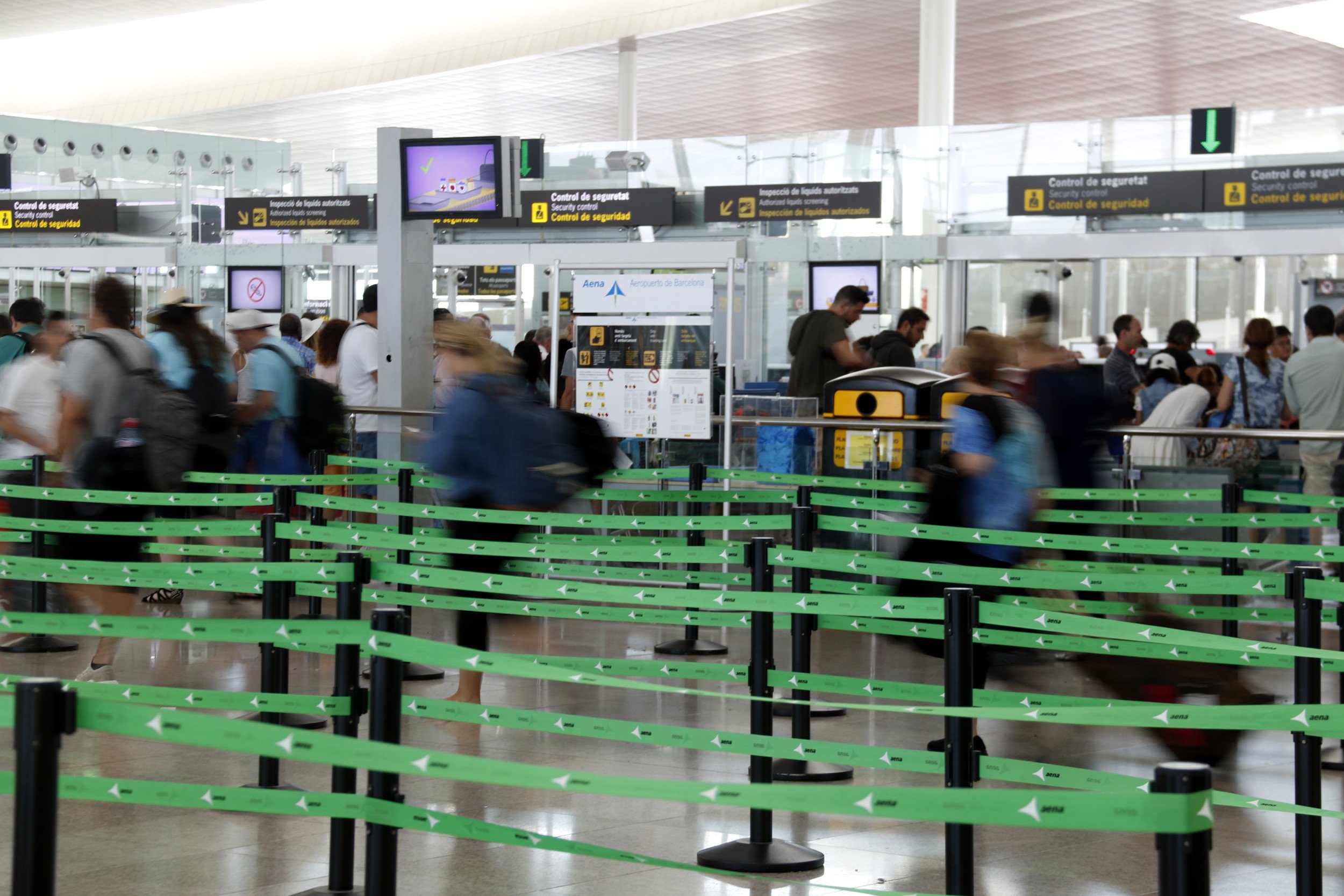 El Prat registra 3,2 millones de usuarios en febrero, un 7,7% más que el año anterior