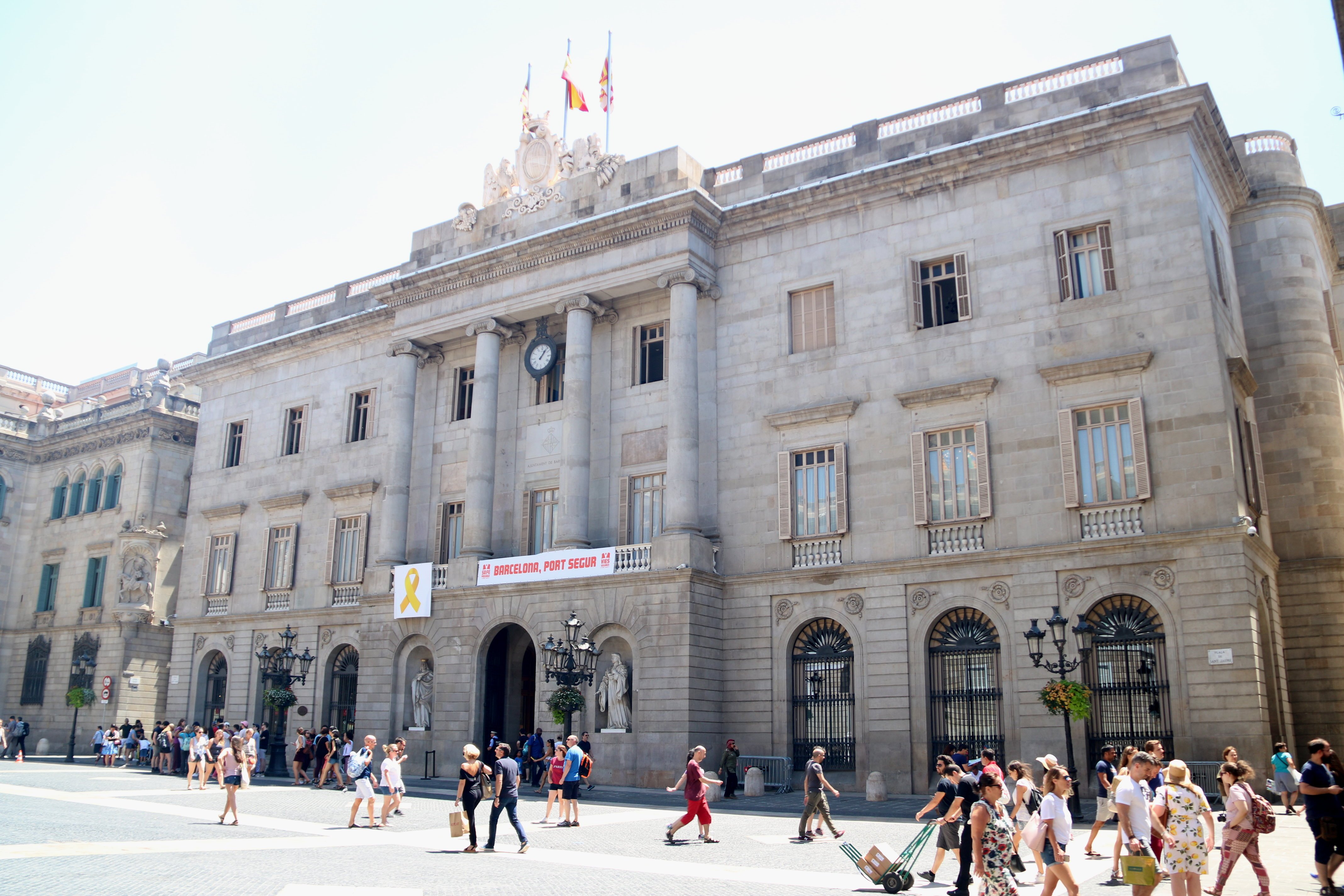 Barcelona diu adeu al Príncep d'Astúries i al Secretari Coloma