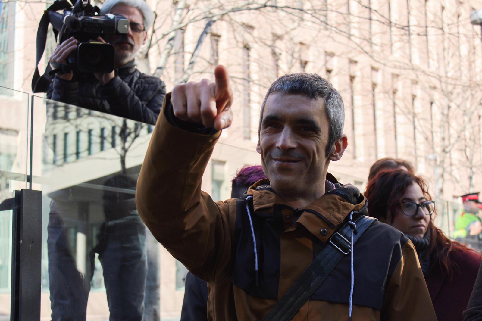 Roger Español denuncia abús policial contra ell mateix