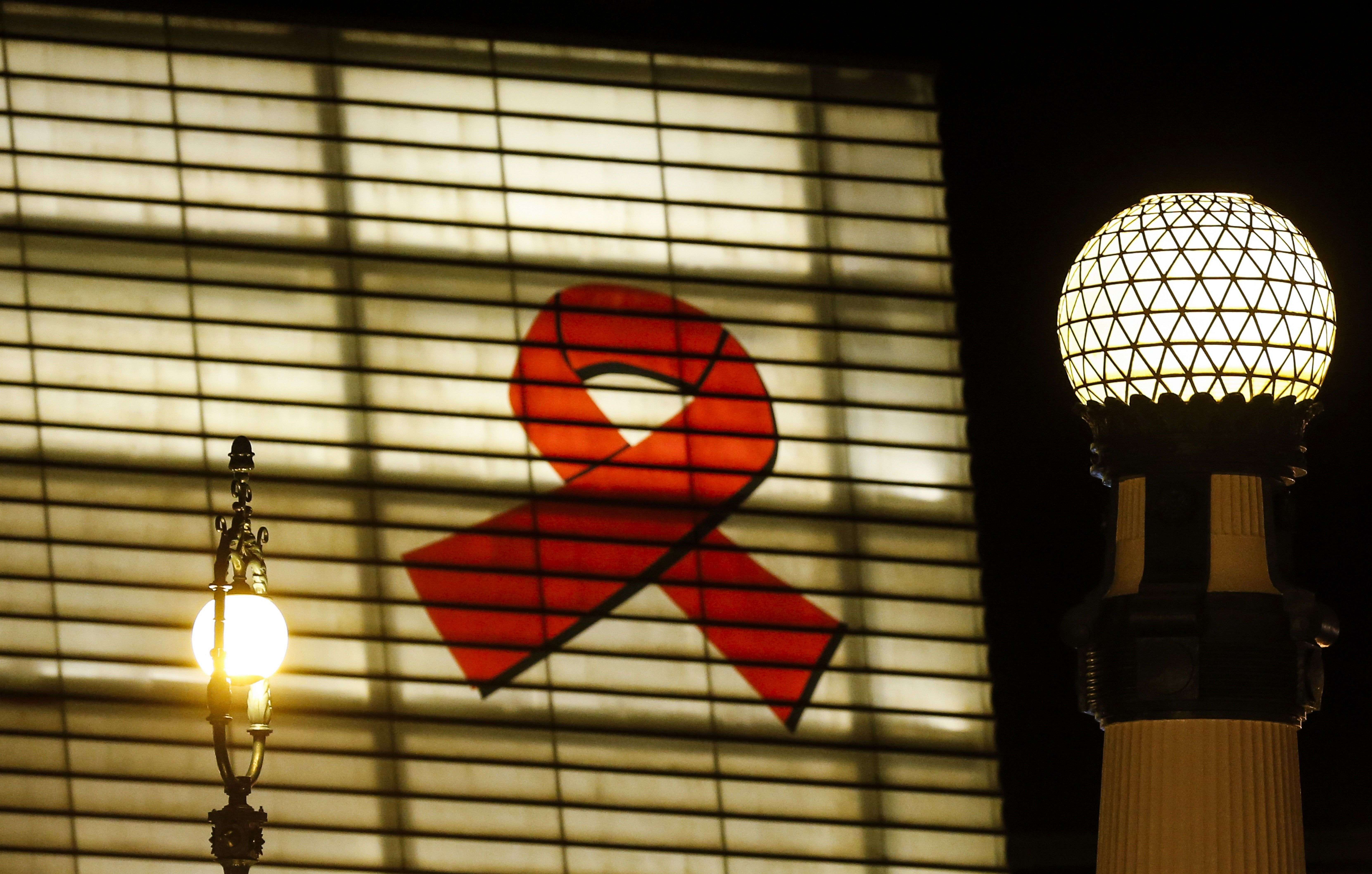 Sanidad estima que hasta 160.000 personas pueden estar infectadas de VIH