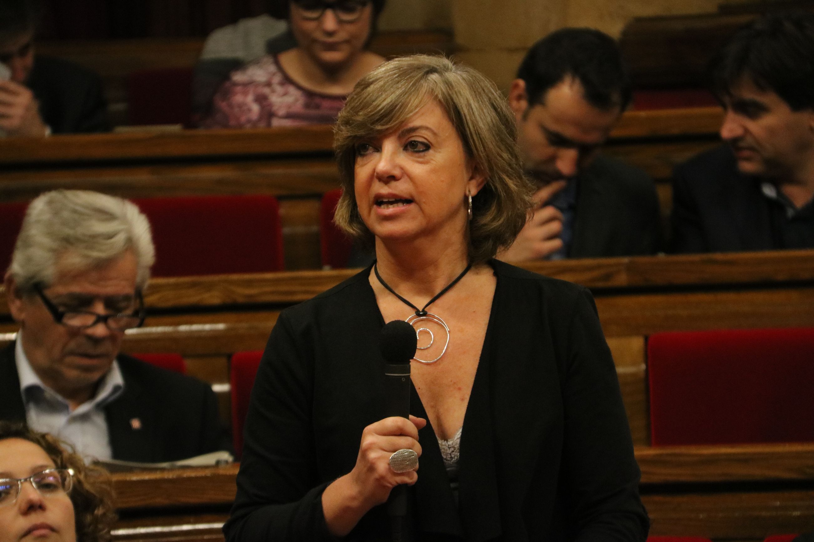 El Parlament aprueba la ley antidesahucio que esquiva al TC