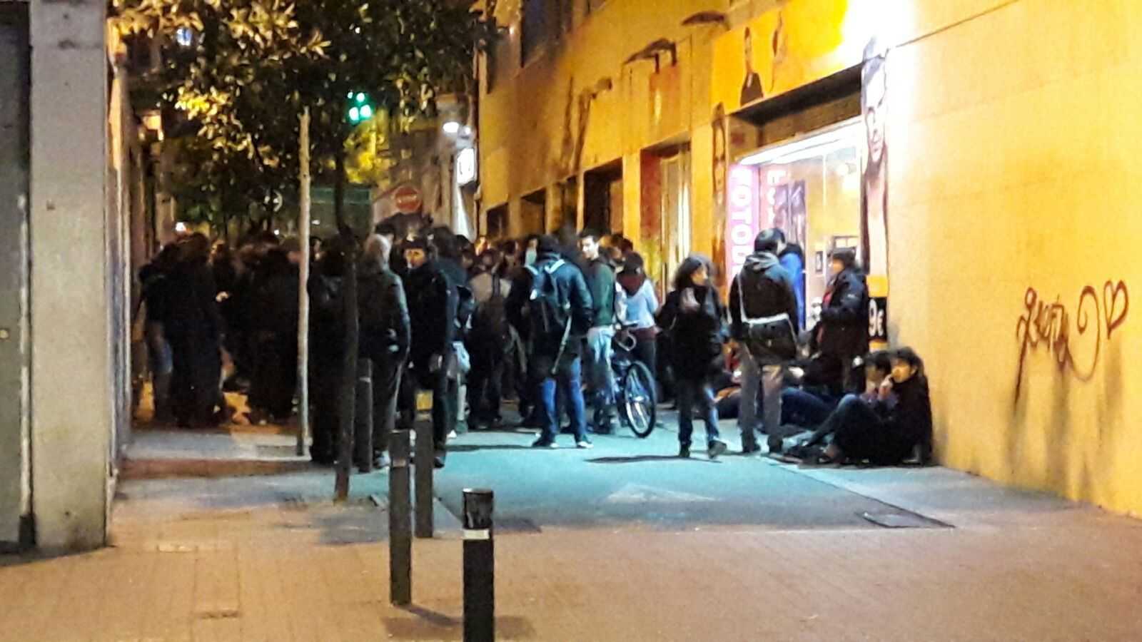 Els Mossos tornen a tapiar les portes del Banc Expropiat