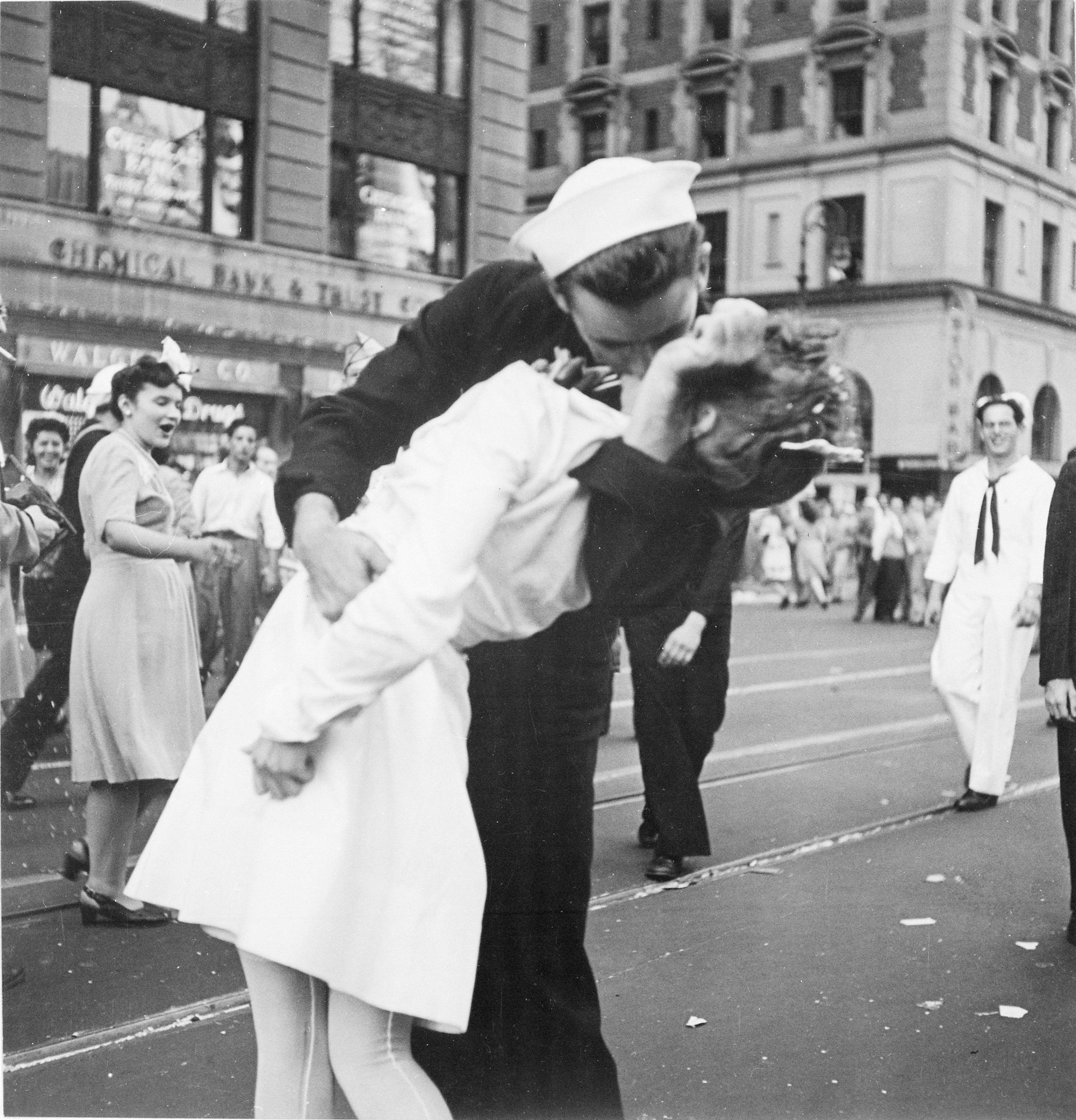 Fallece el marinero de la foto del beso en Times Square tras la II Guerra Mundial