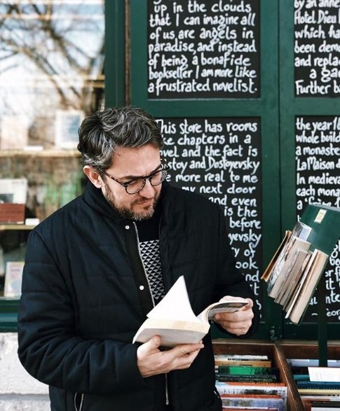 maxim huerta leyendo