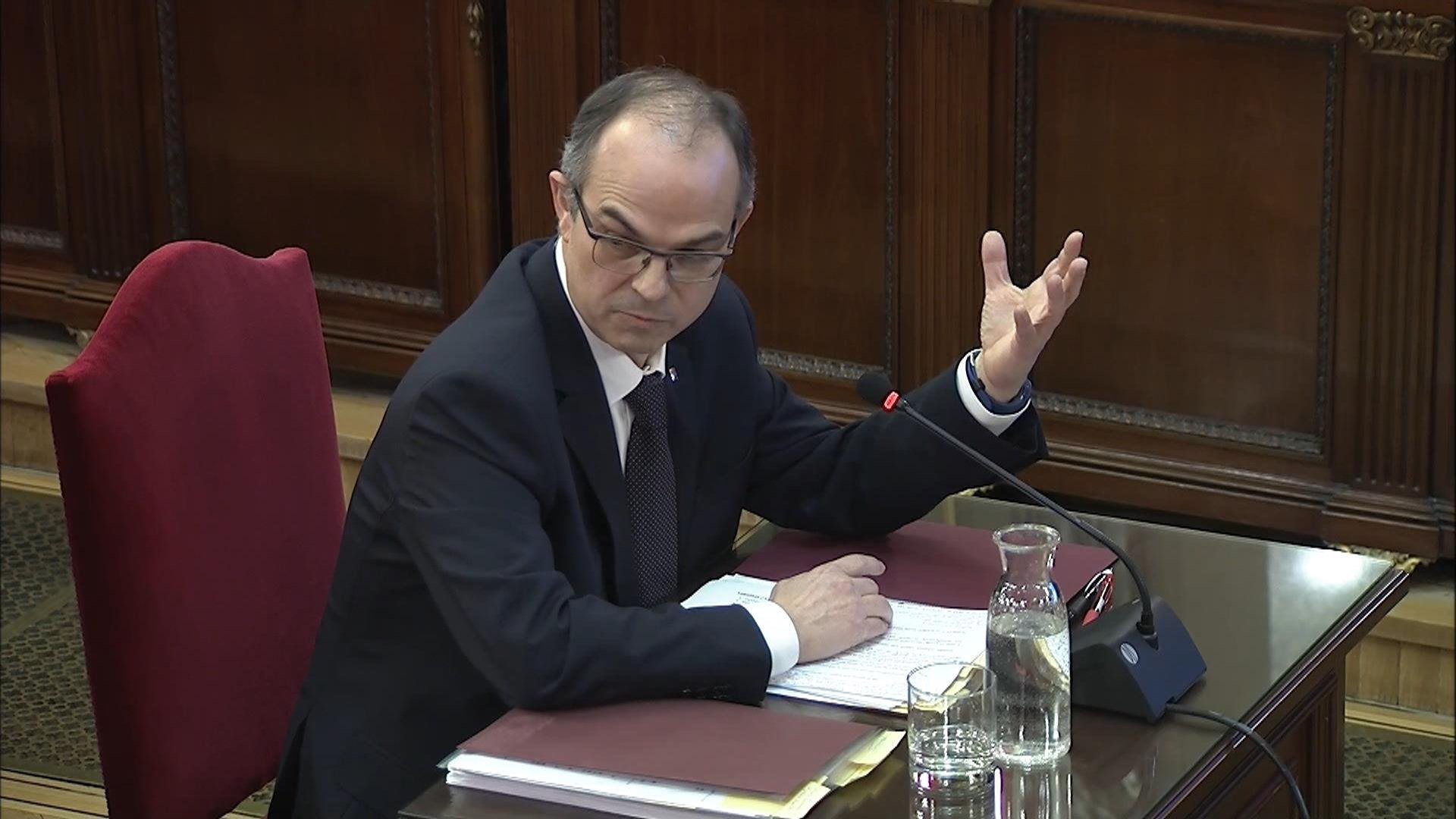 Turull, després de declarar: "La fiscalia, com més parla, més en evidència queda"