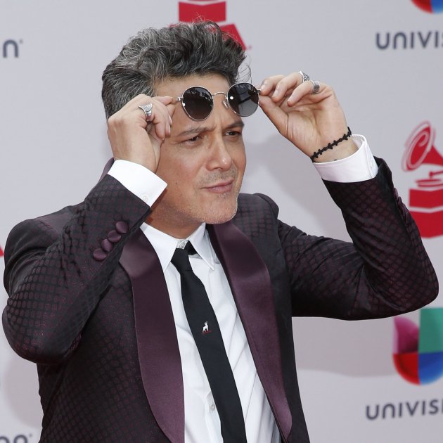 alejandro sanz gafas|ojeras gtres