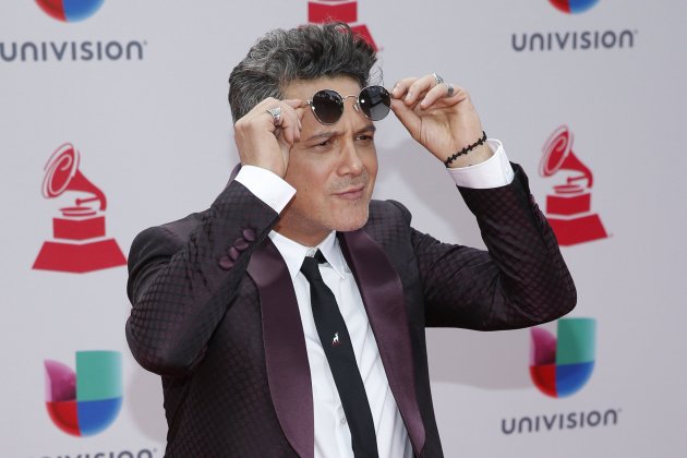 alejandro sanz gafas|ojeras gtres