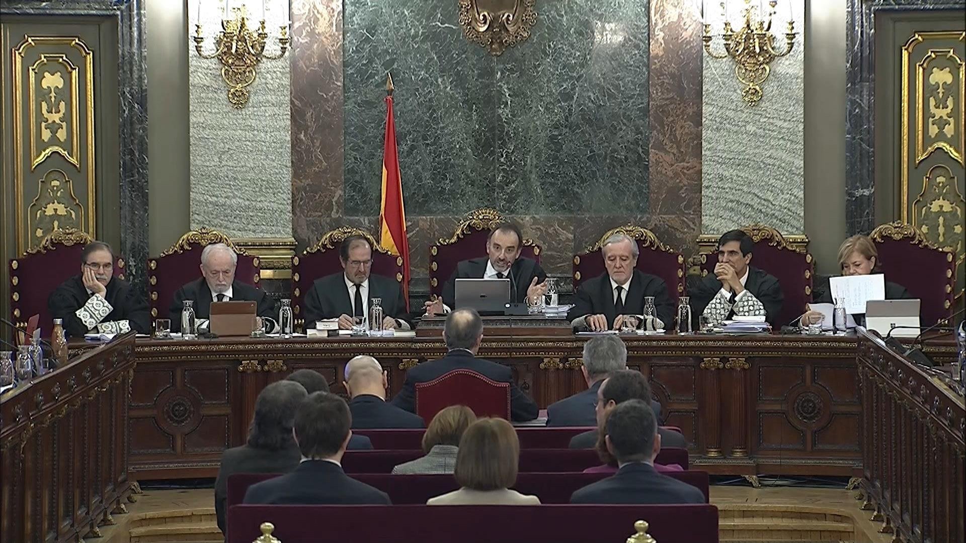 El independentismo desborda la sala de plenos del Supremo