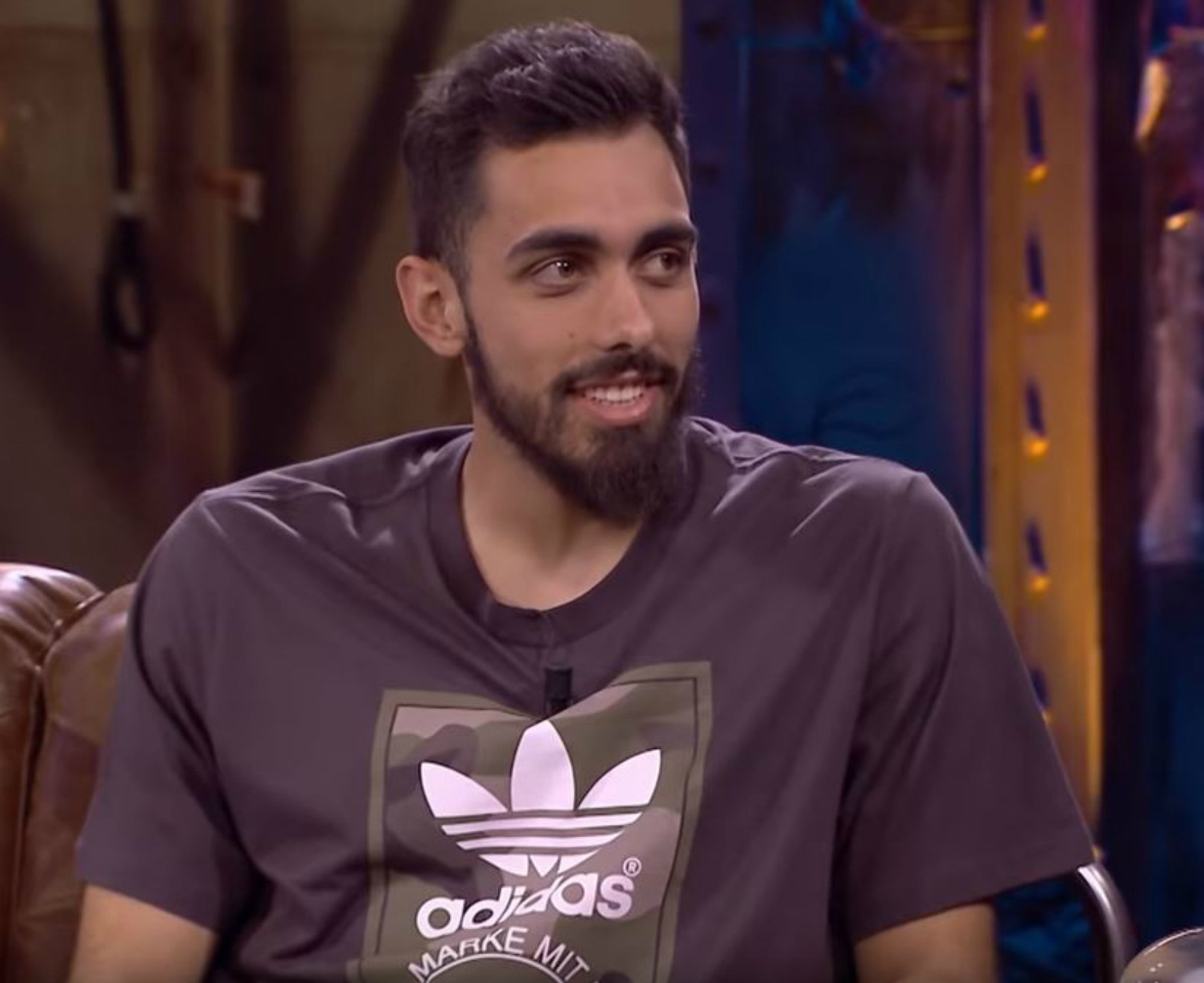 Borja Iglesias no se corta y revela cuánto dinero tiene