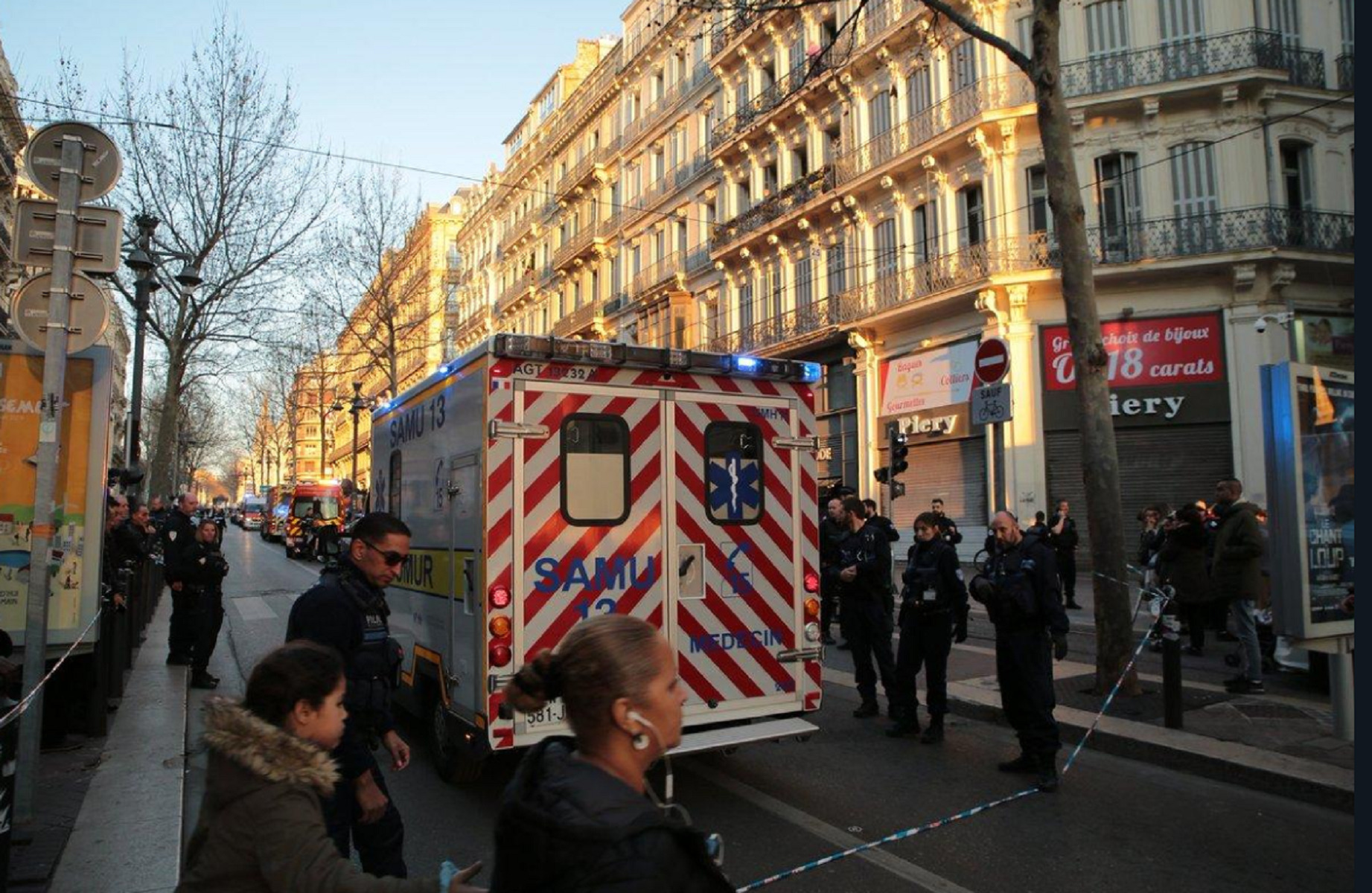 Abaten un home després d'apunyalar diverses persones a Marsella