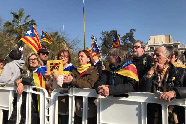 vaga 21 febrer plaça universitat carlota camps