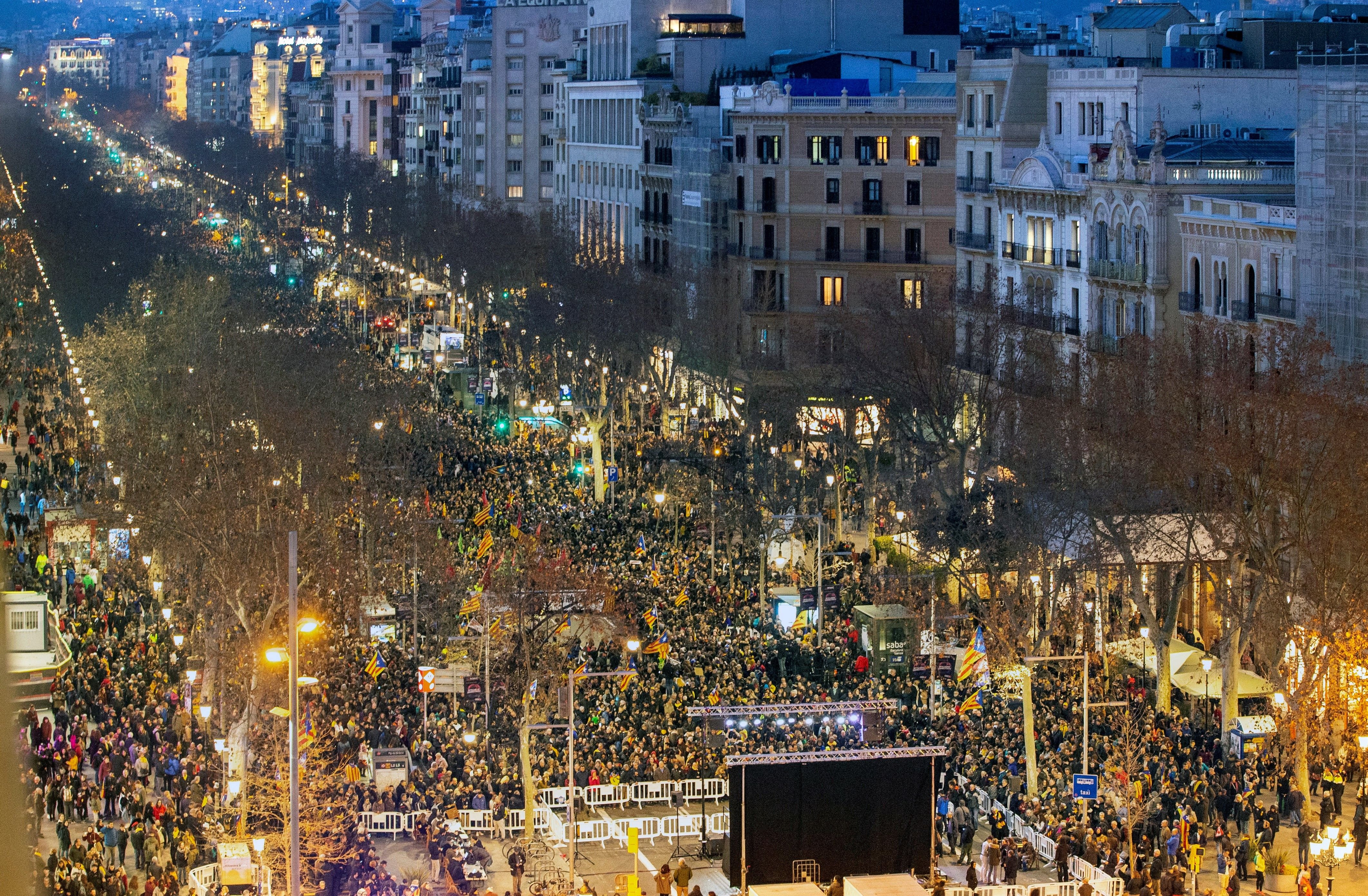 L'independentisme manté el pols al carrer i avisa: "Ni oblit, ni perdó"