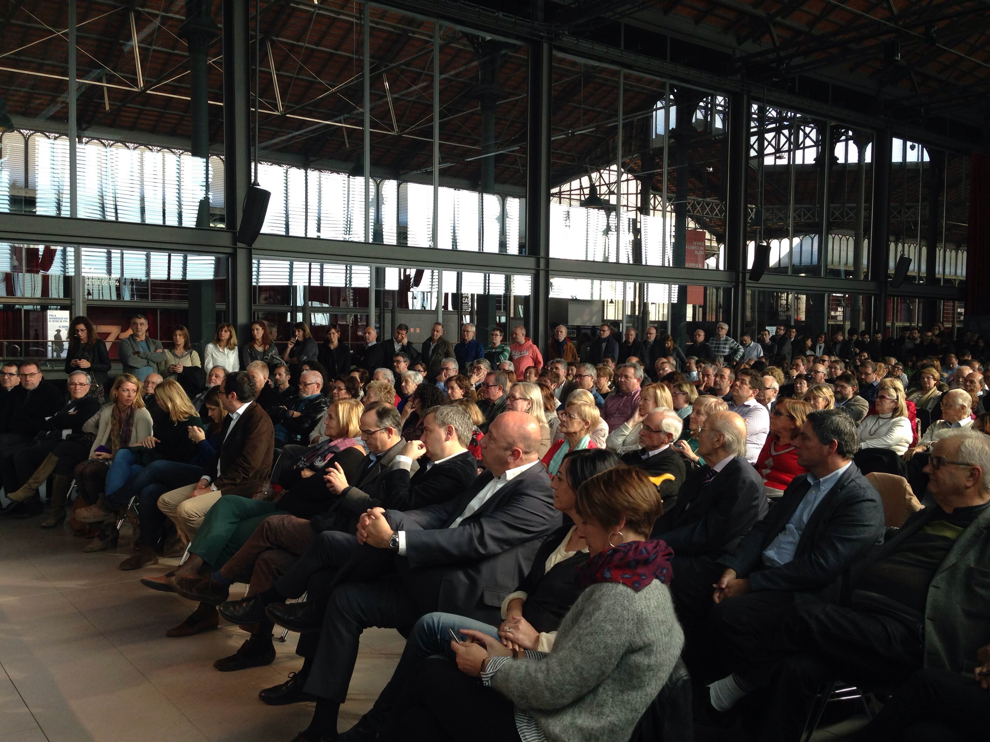 Homs renova l'estratègia del diàleg amb Madrid