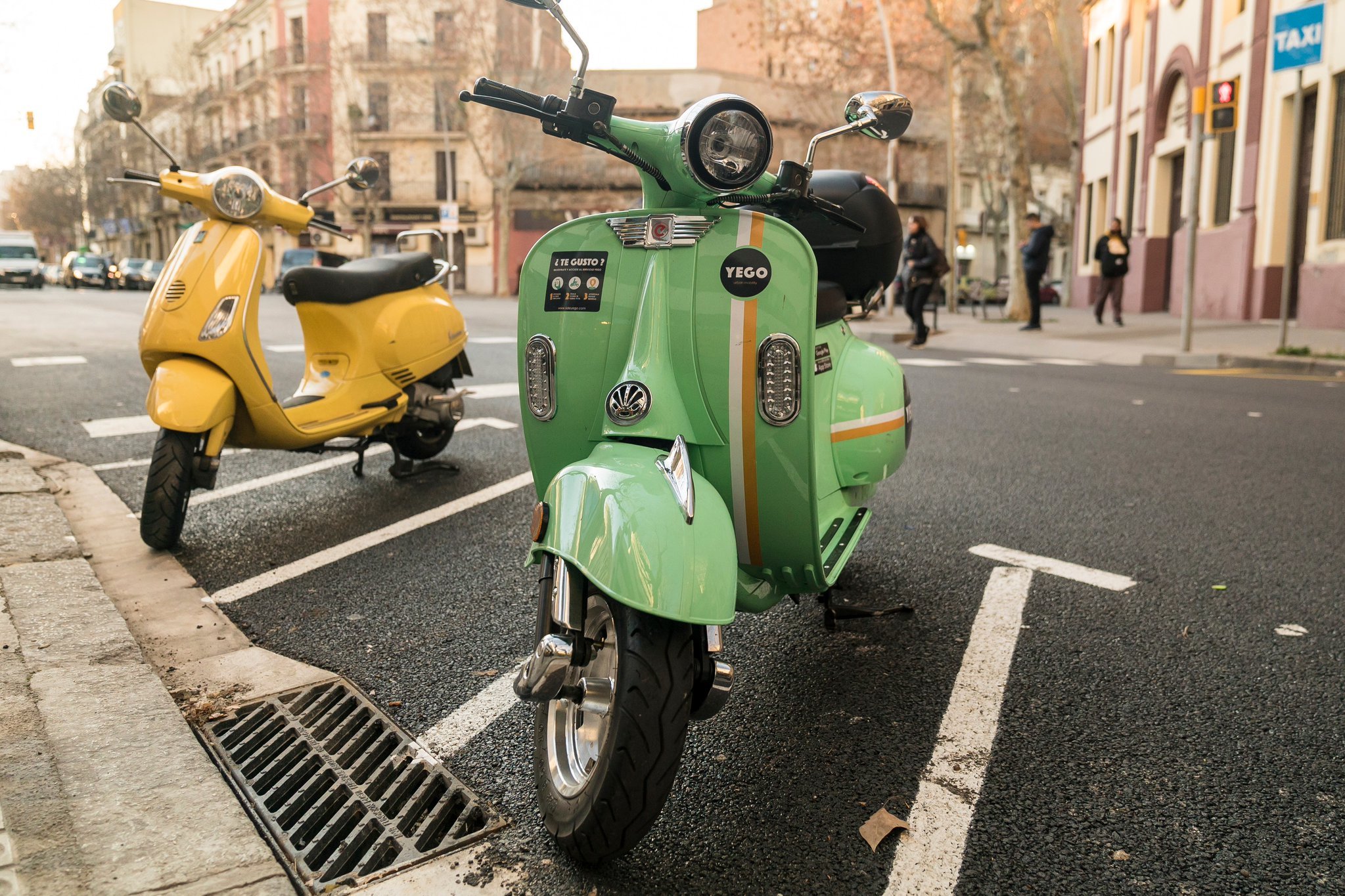 Barcelona fija en 71,51 euros las licencias de bicis y motos compartidas