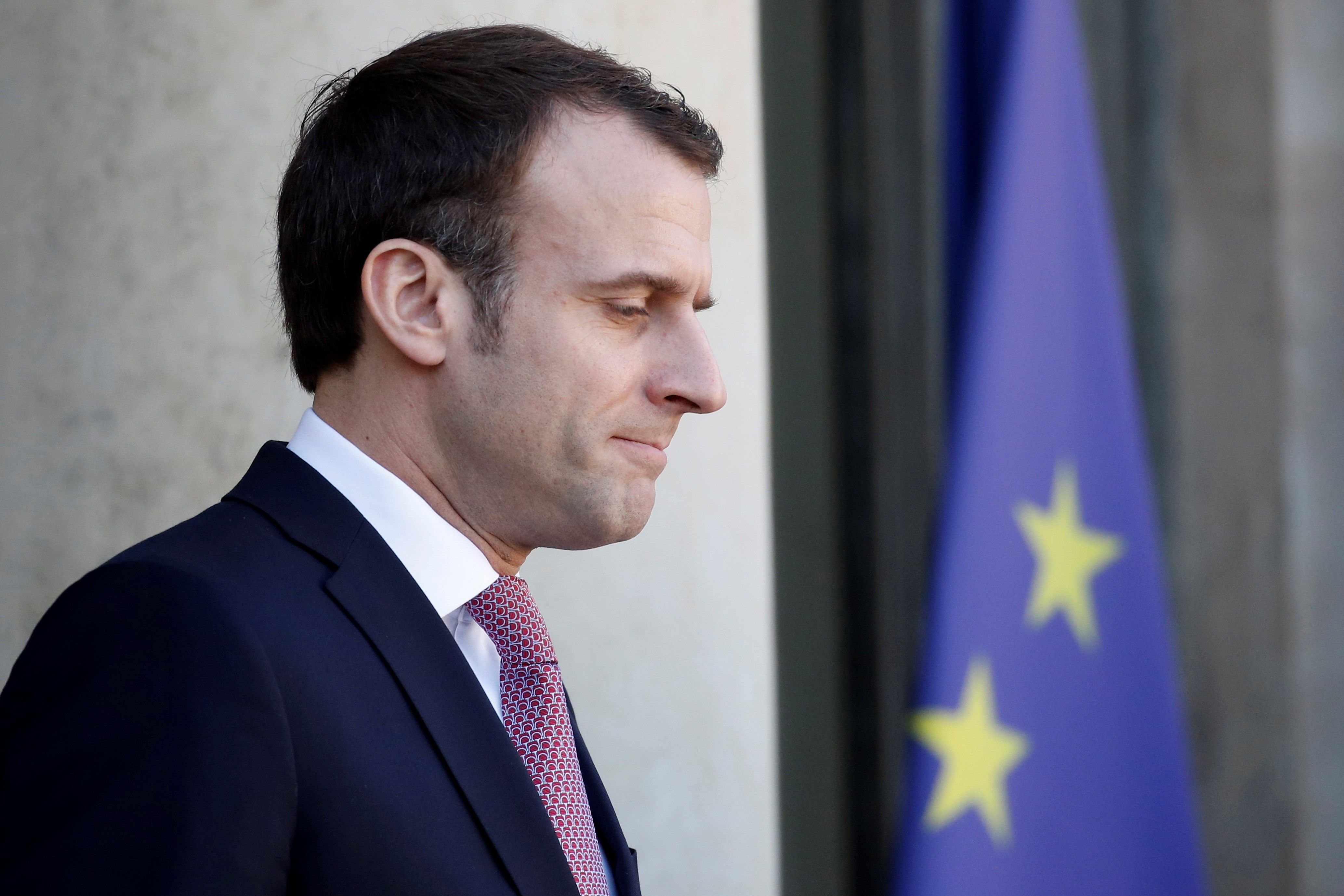 Macron da la espalda a la visita de Sánchez